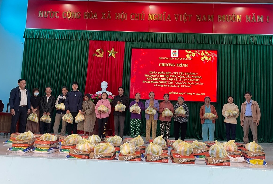 Quảng Nam: “Xuân đoàn kết - Tết yêu thương” của Hội Nông dân huyện Quế Sơn đến với nông dân nghèo - Ảnh 1.