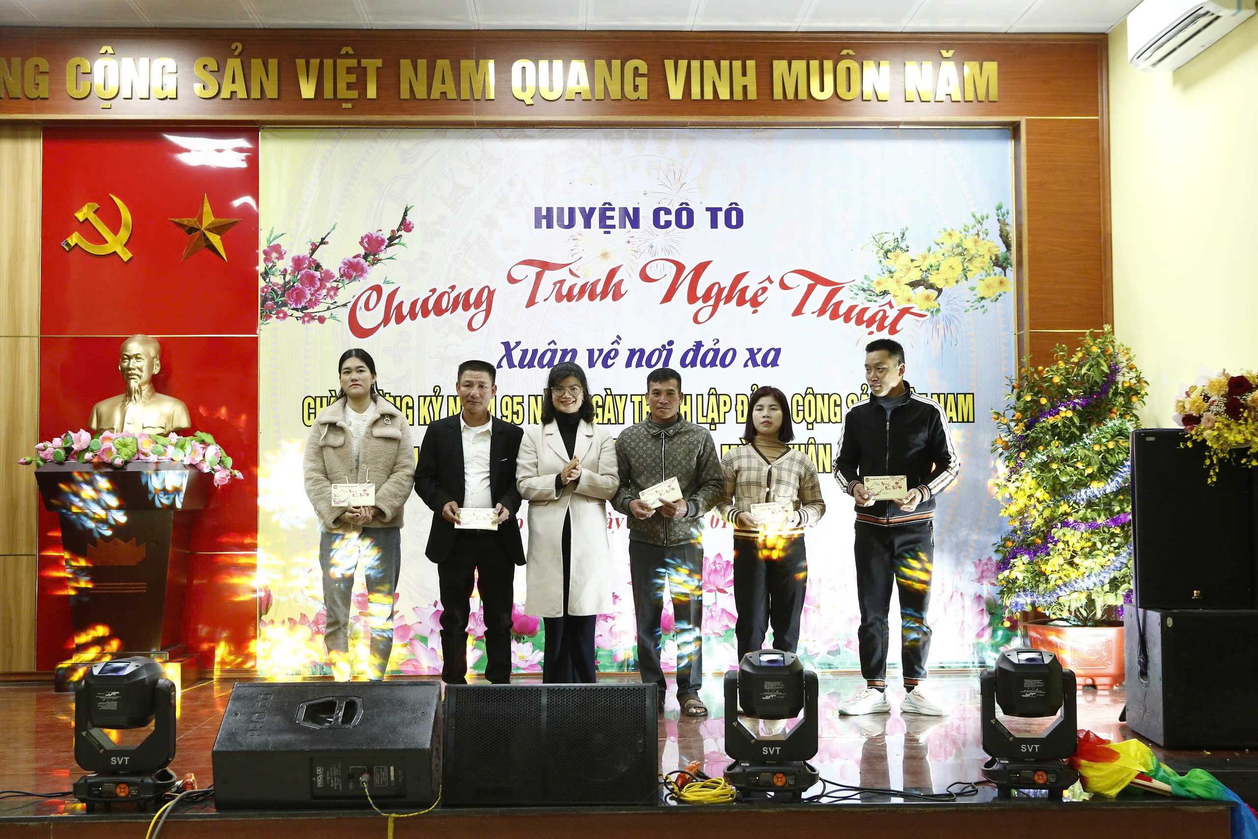Hội Nông dân các cấp tỉnh Quảng Ninh chăm lo Tết cho hội viên nông dân - Ảnh 1.