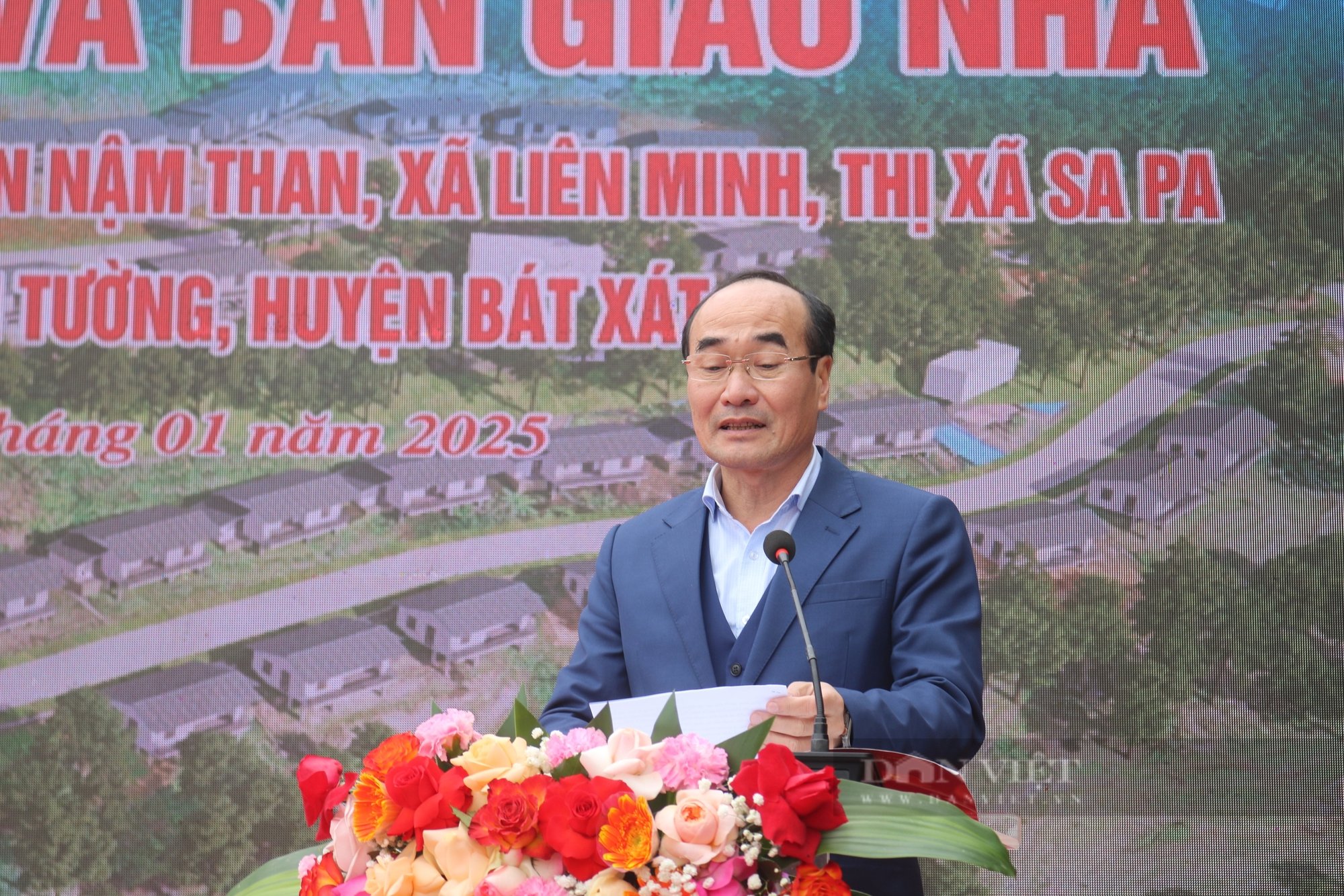 Thứ trưởng Bộ Công an Nguyễn Ngọc Lâm dự Lễ khánh thành và bàn giao nhà khu dân cư tái thiết ở Lào Cai- Ảnh 4.