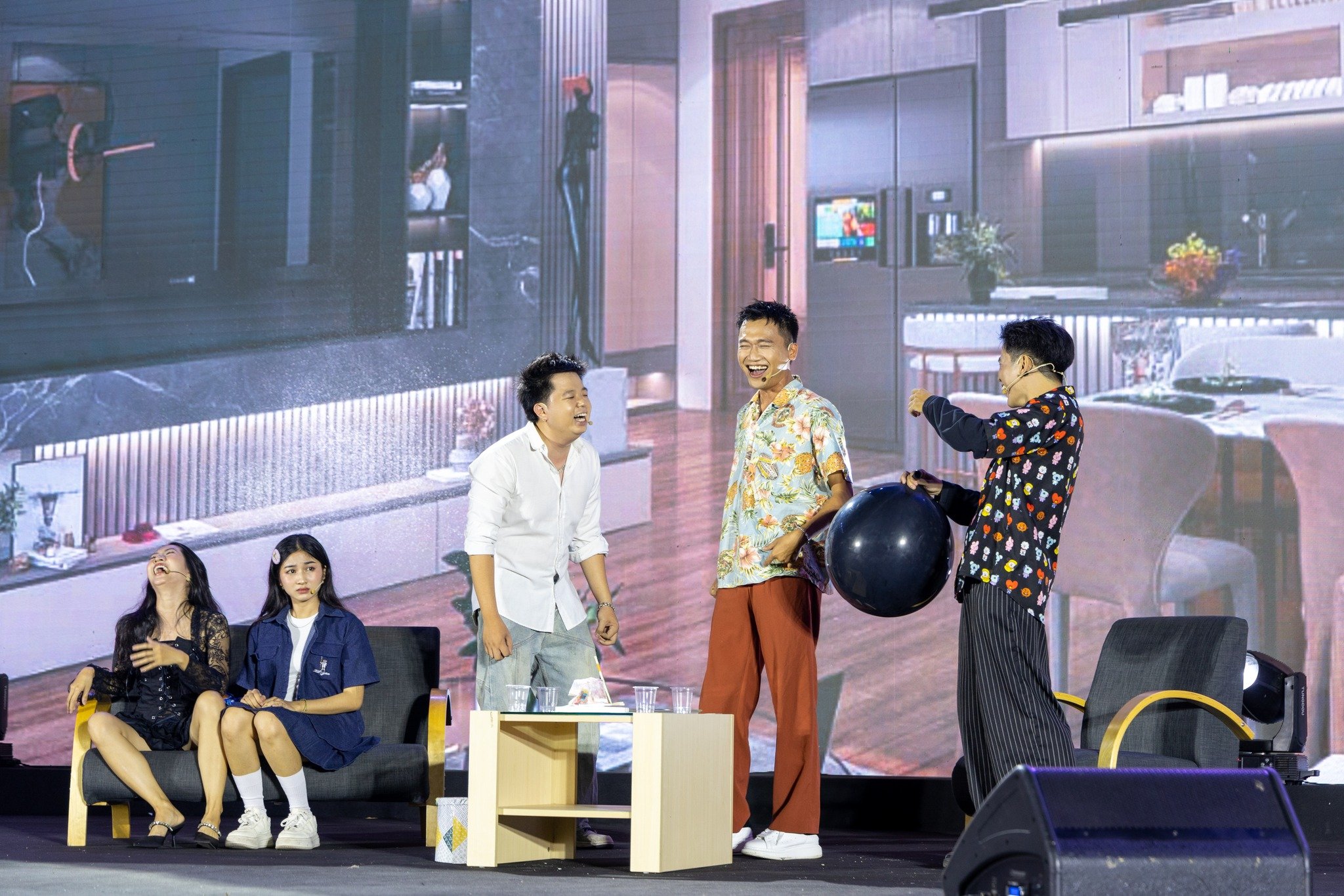  “Mr. Cần Trô” Xuân Nghị: “Tôi đã nhận được bài học đắt khi biến cố liên tiếp ập đến” - Ảnh 2.
