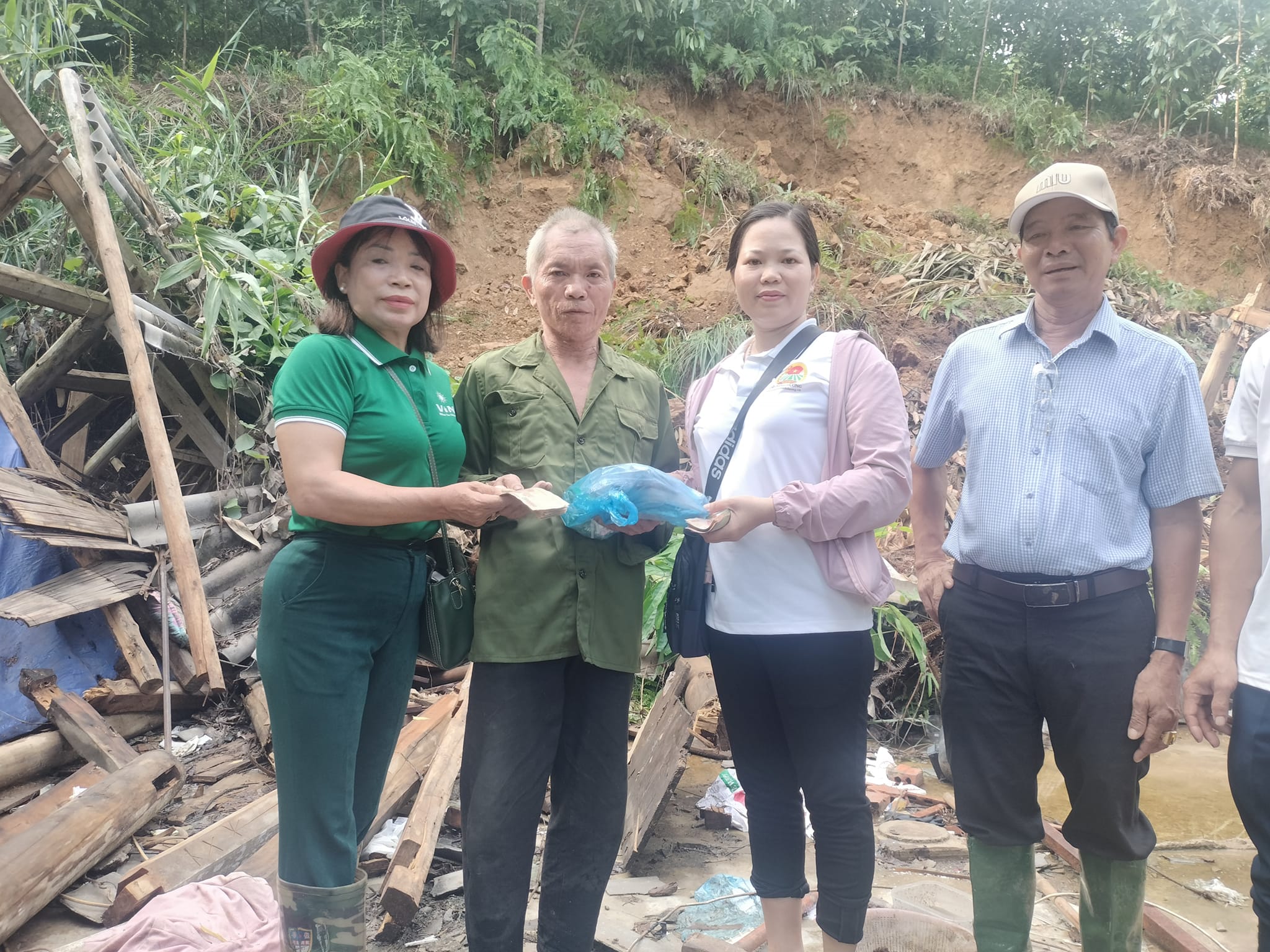 Nông dân Việt Nam xuất sắc vươn dậy mạnh mẽ sau bão Yagi - Ảnh 6.