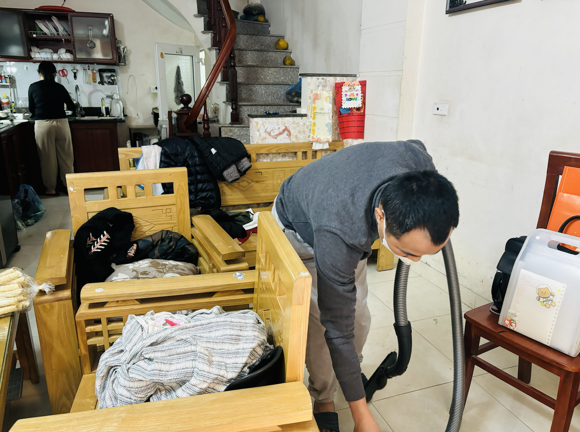 Hôn nhân hạnh phúc hơn khi chồng chia sẻ việc nhà cùng vợ - Ảnh 2.