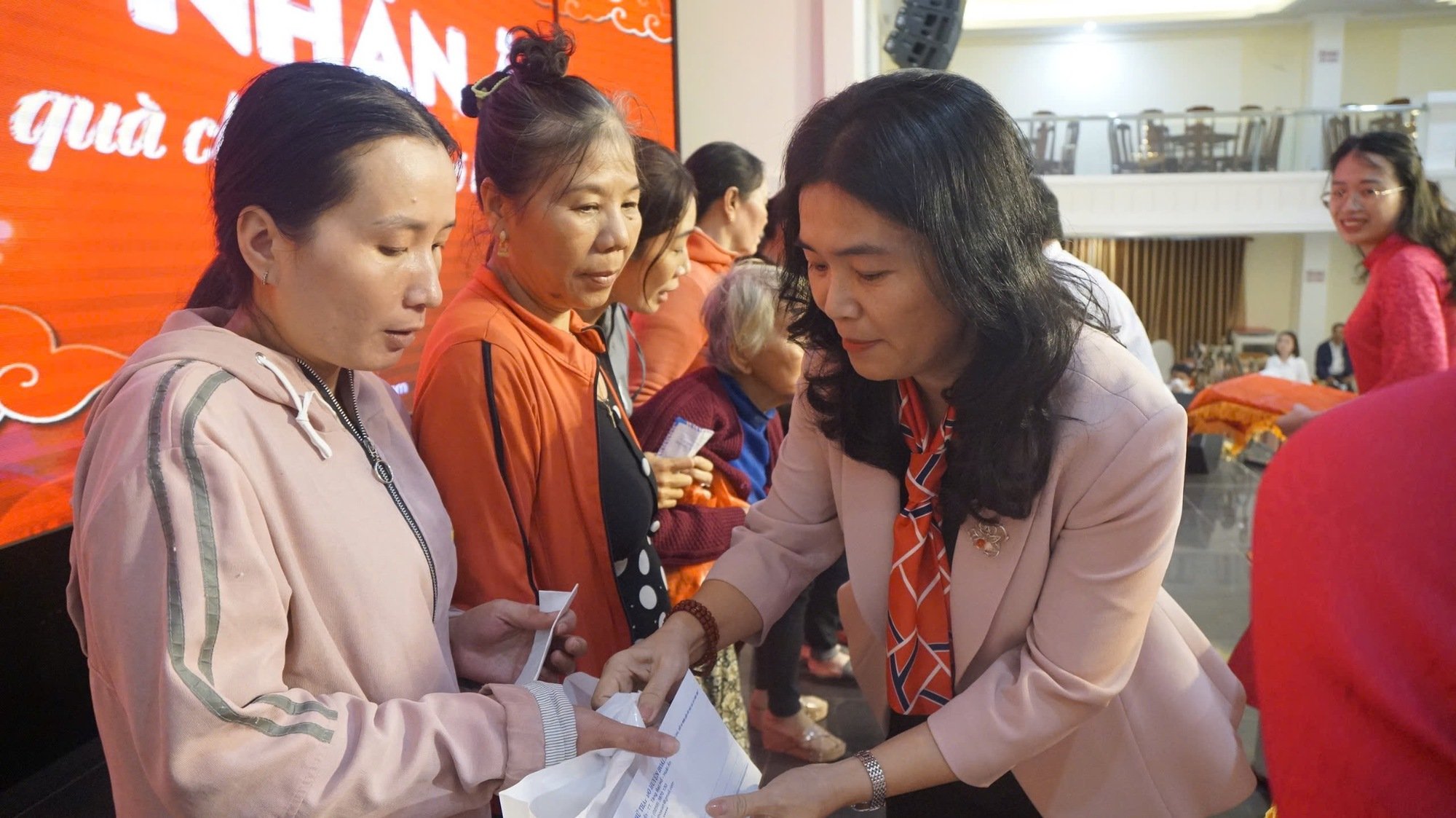 Một huyện trung du tại Bình Định quyết tâm xóa hơn 500 nhà tạm, nhà dột nát, chỉ trong 150 ngày- Ảnh 1.