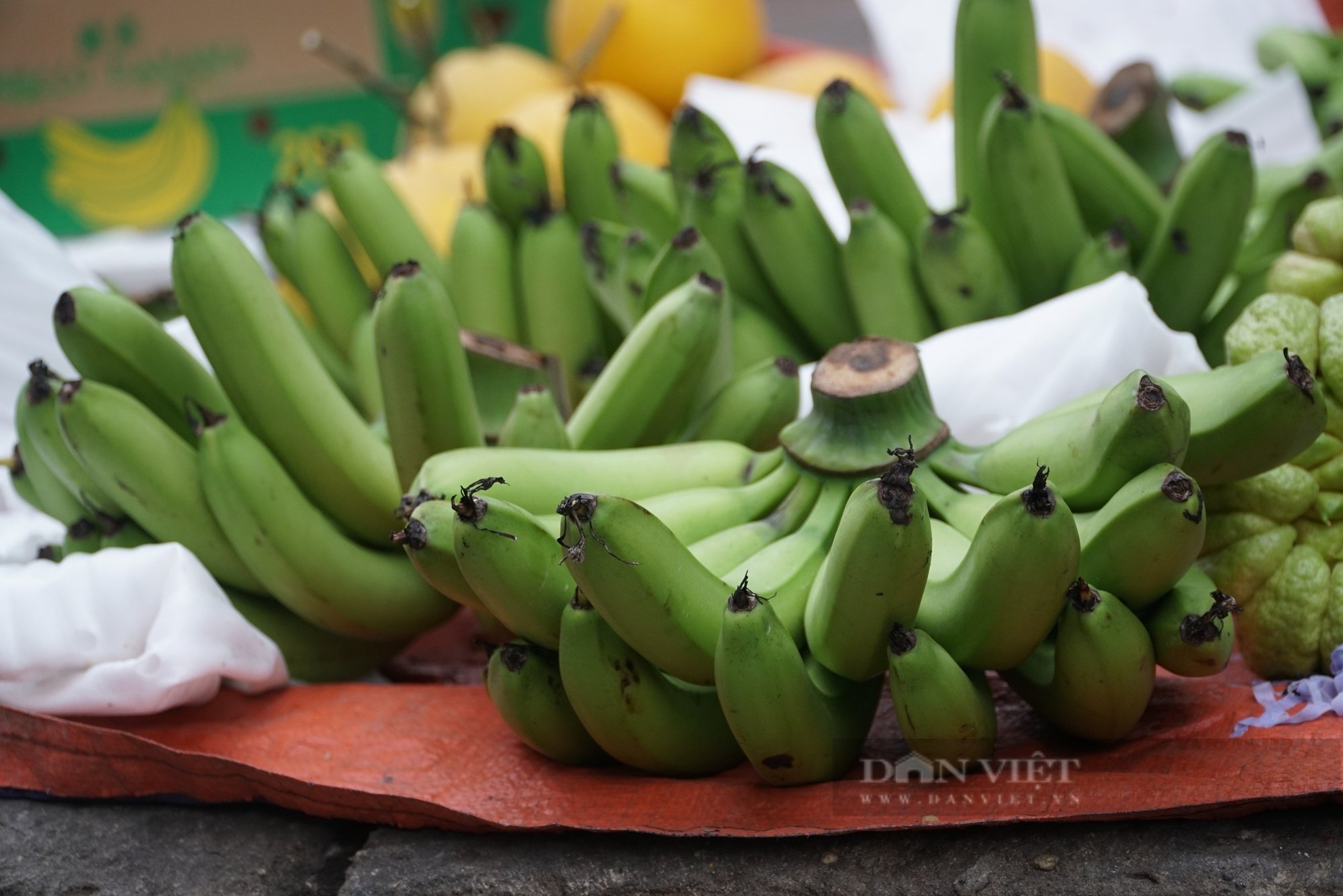 Giá chuối xanh tăng cao, vì sao tiểu thương vẫn tự tin "hết hàng trước giao thừa"?- Ảnh 1.