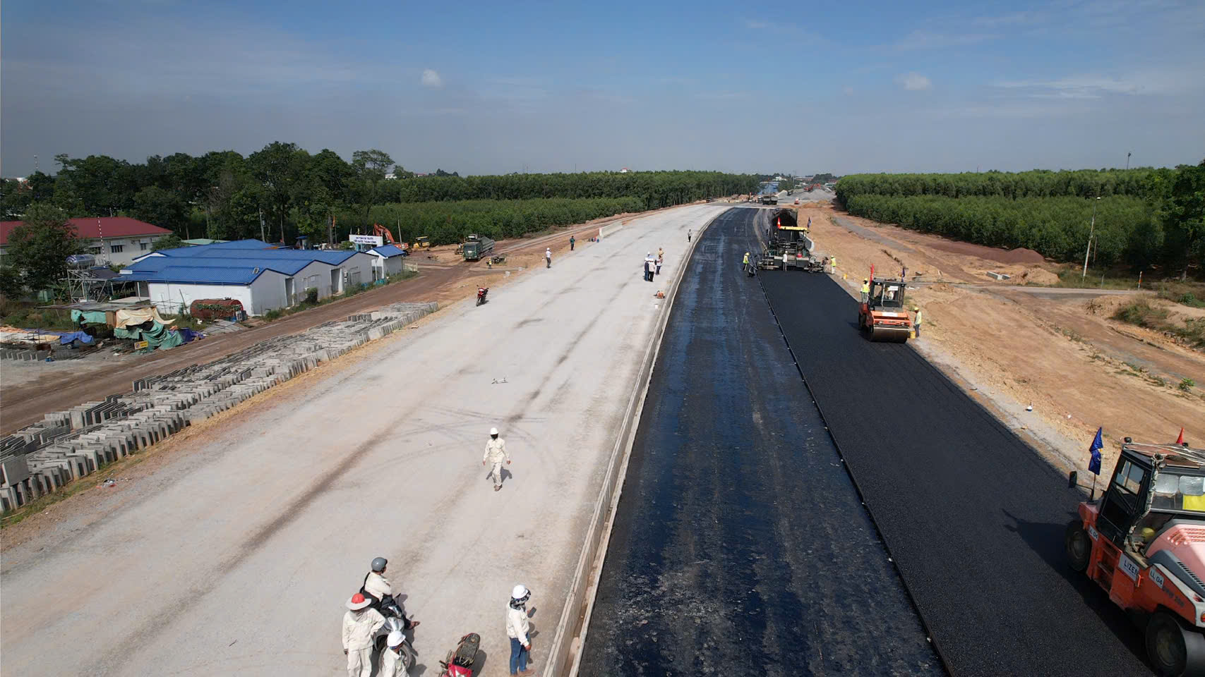 Đón Tết tại công trường giao thông trọng điểm: Nghẹn ngào lời hứa với con gái 7 tuổi- Ảnh 4.