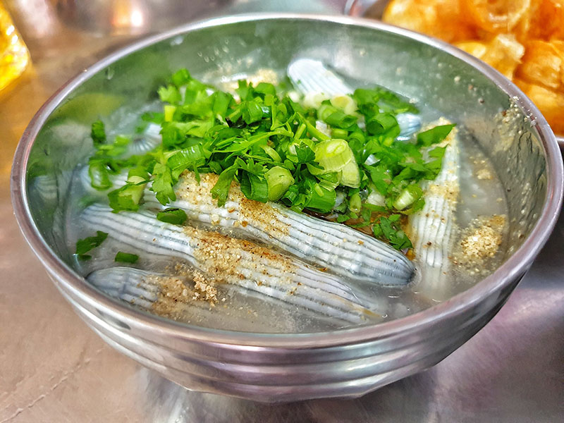 Nằm sâu dưới cát biển Quảng Ninh, giá cao hơn cả giá vàng mười là con đặc sản gì mà lại đắt đỏ đến thế? - Ảnh 5.