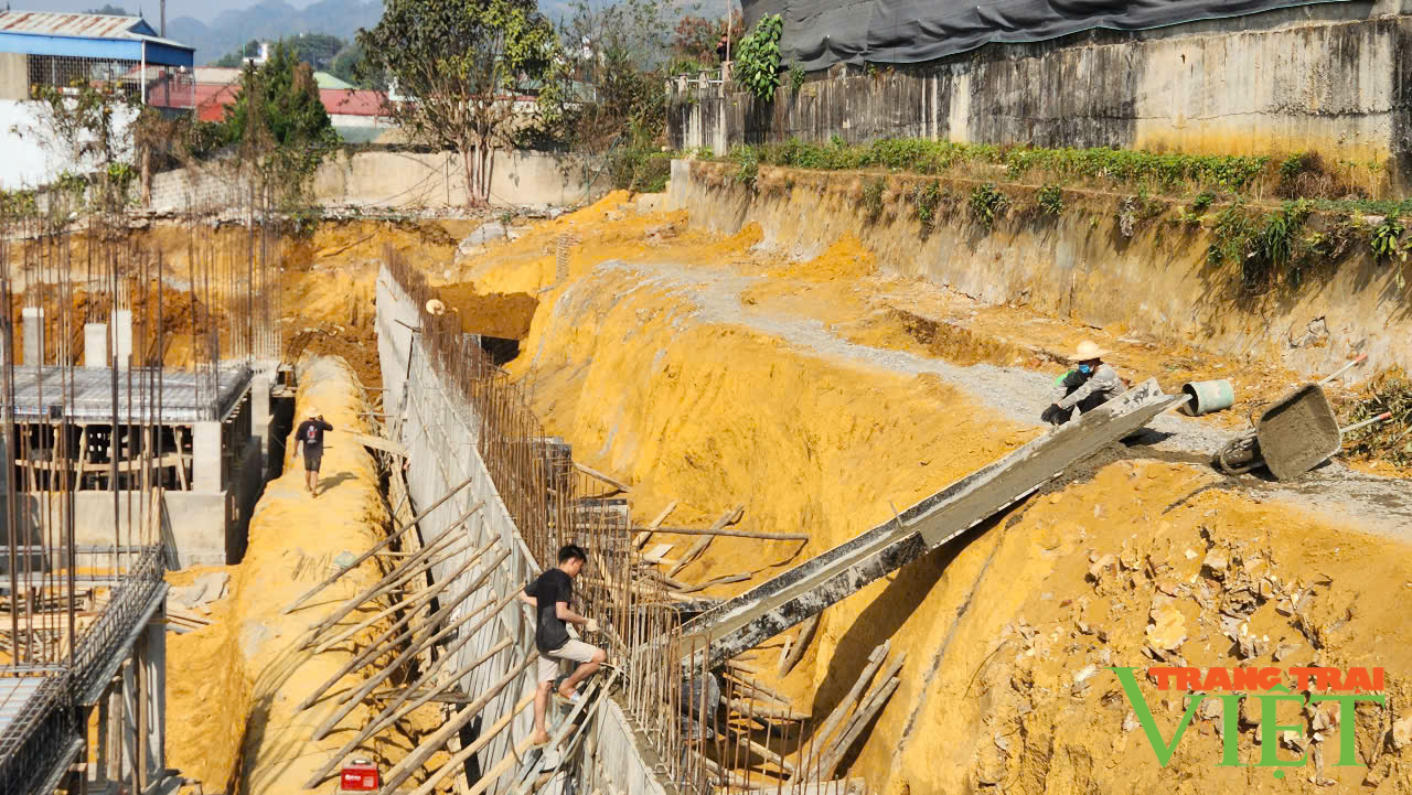 Tất bật trên công trường nâng cấp, mở rộng Trường Chính trị tỉnh Lai Châu - Ảnh 3.