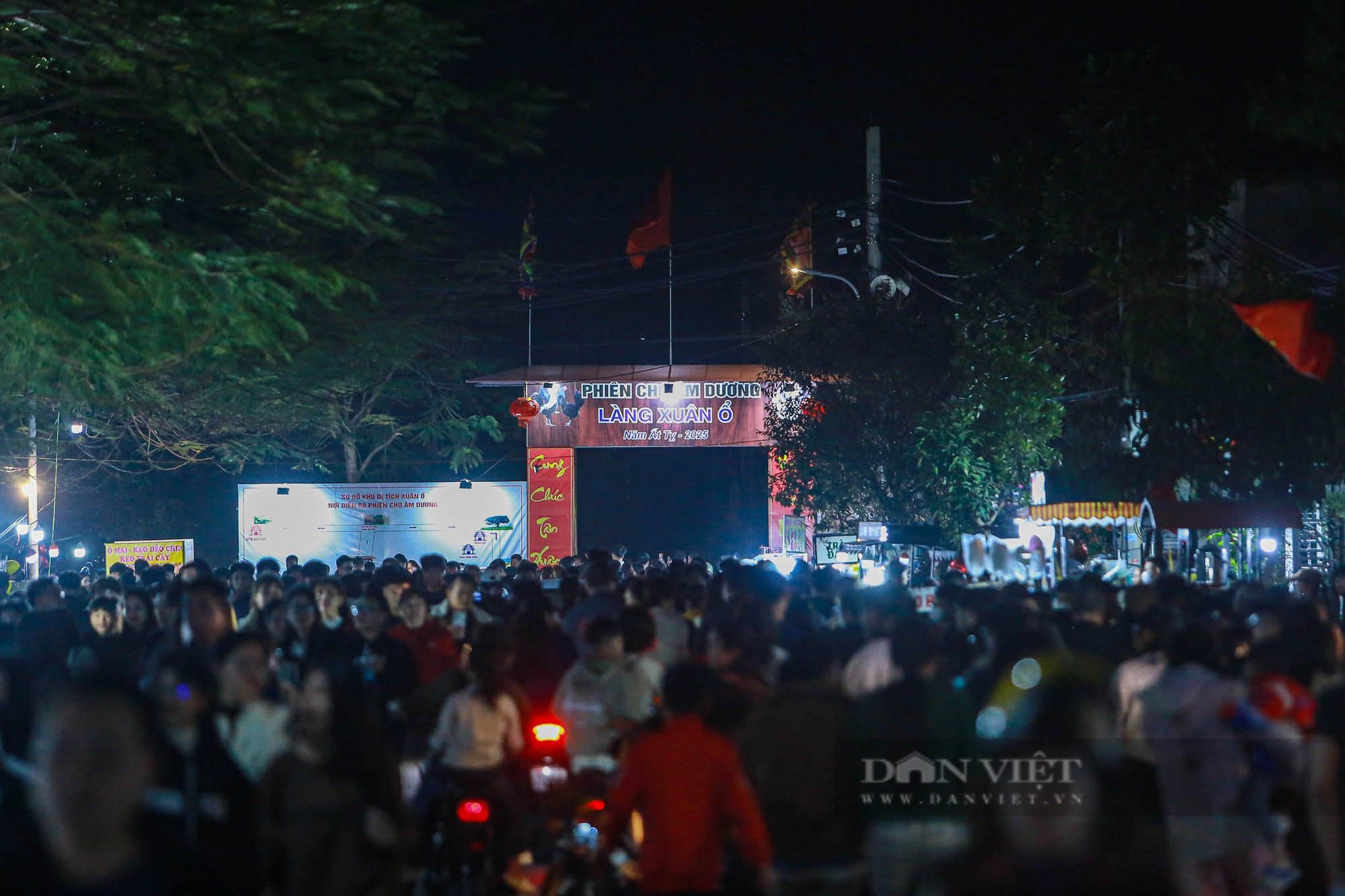 Độc lạ phiên chợ Âm Dương "mua may, bán rủi", mỗi năm chỉ mở một lần ở Bắc Ninh- Ảnh 1.