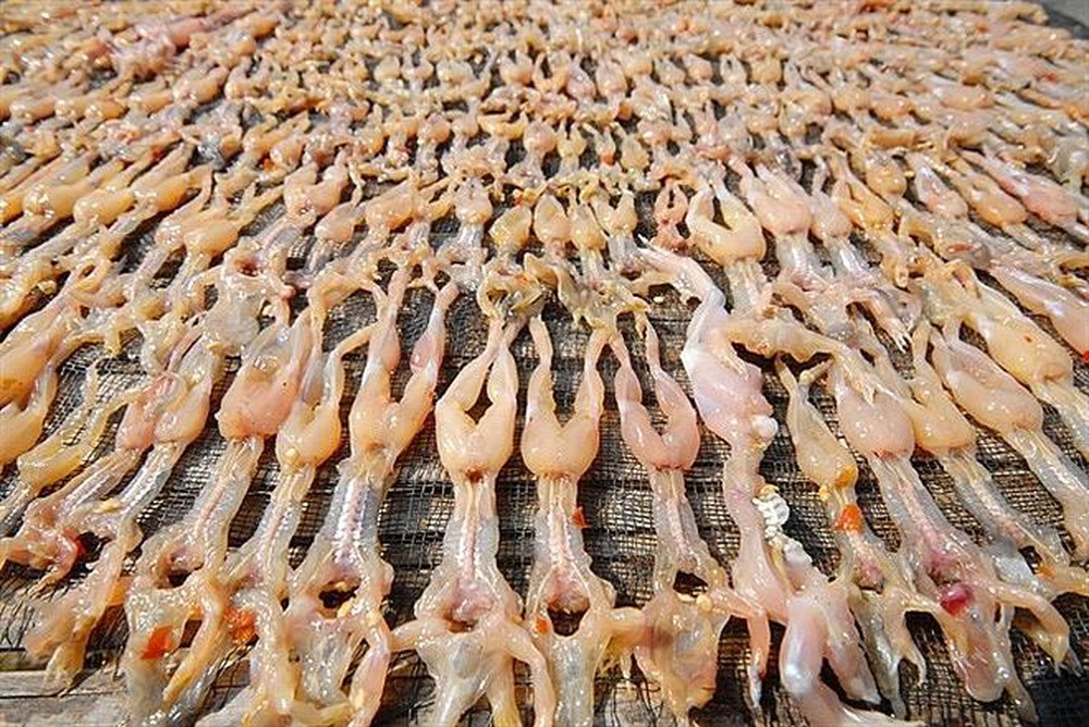 Đặc sản có tên khiến người nghe “mắt tròn mắt dẹt” trở nên hút khách dịp Tết bởi mang hương vị đặc biệt - Ảnh 7.