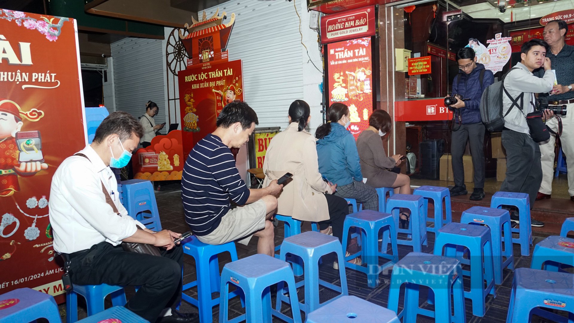 Giá vàng ngày vía Thần Tài năm 2025: "Kịch bản" quen thuộc có lặp lại?- Ảnh 2.