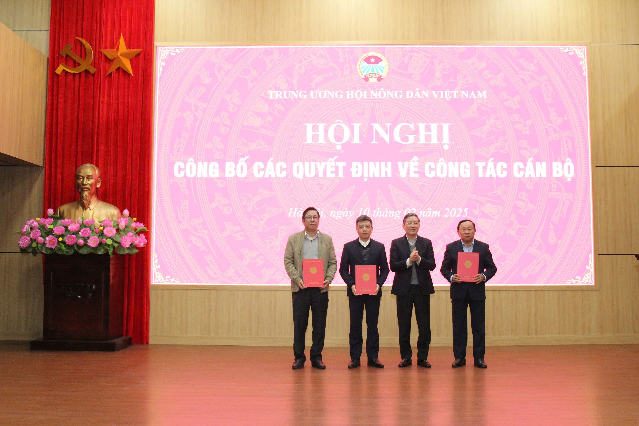 T.Ư Hội Nông dân Việt Nam công bố 26 quyết định về công tác cán bộ của bộ máy mới sau sắp xếp, tinh gọn - Ảnh 6.
