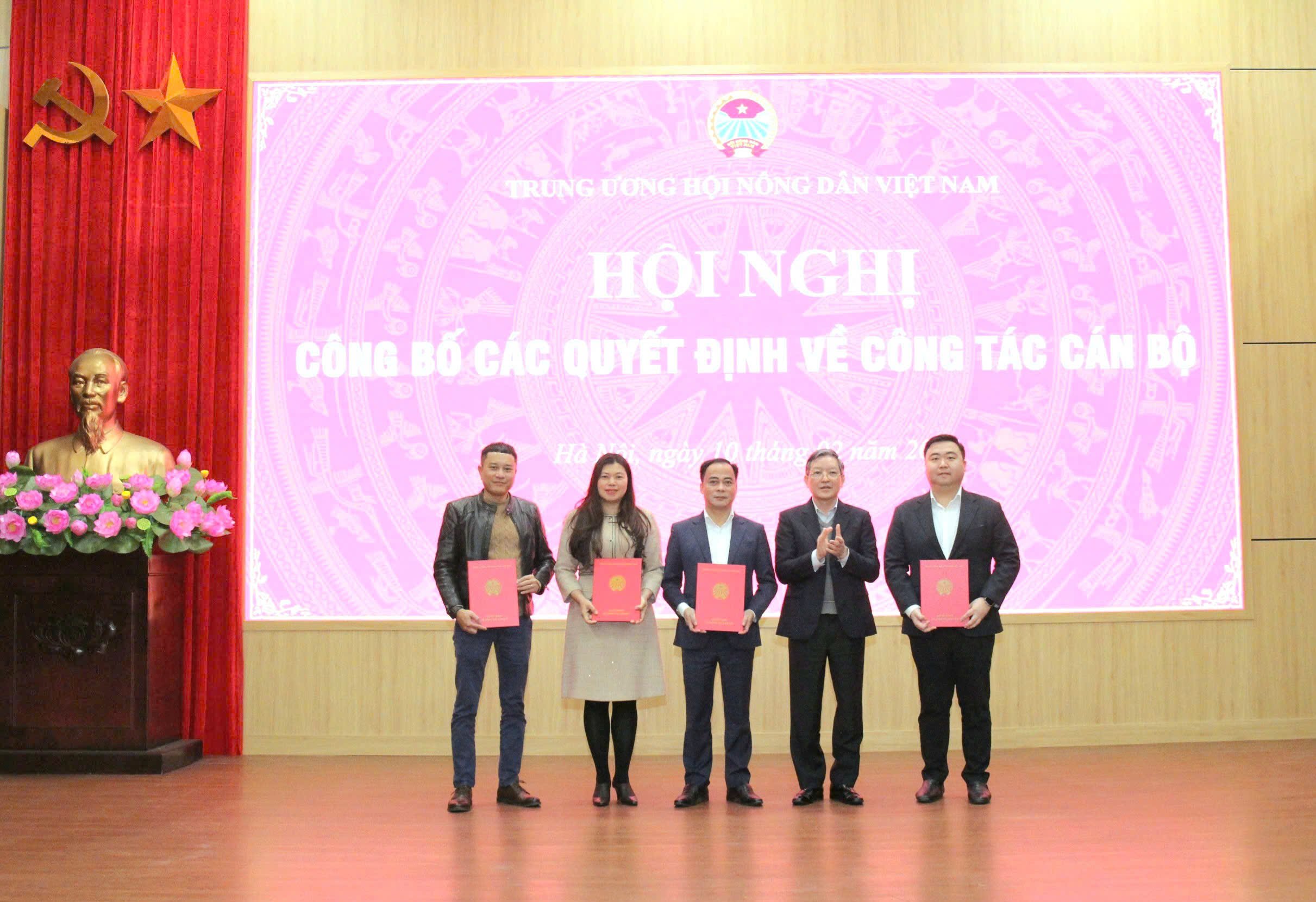 T.Ư Hội Nông dân Việt Nam công bố 26 quyết định về công tác cán bộ của bộ máy mới sau sắp xếp, tinh gọn - Ảnh 4.