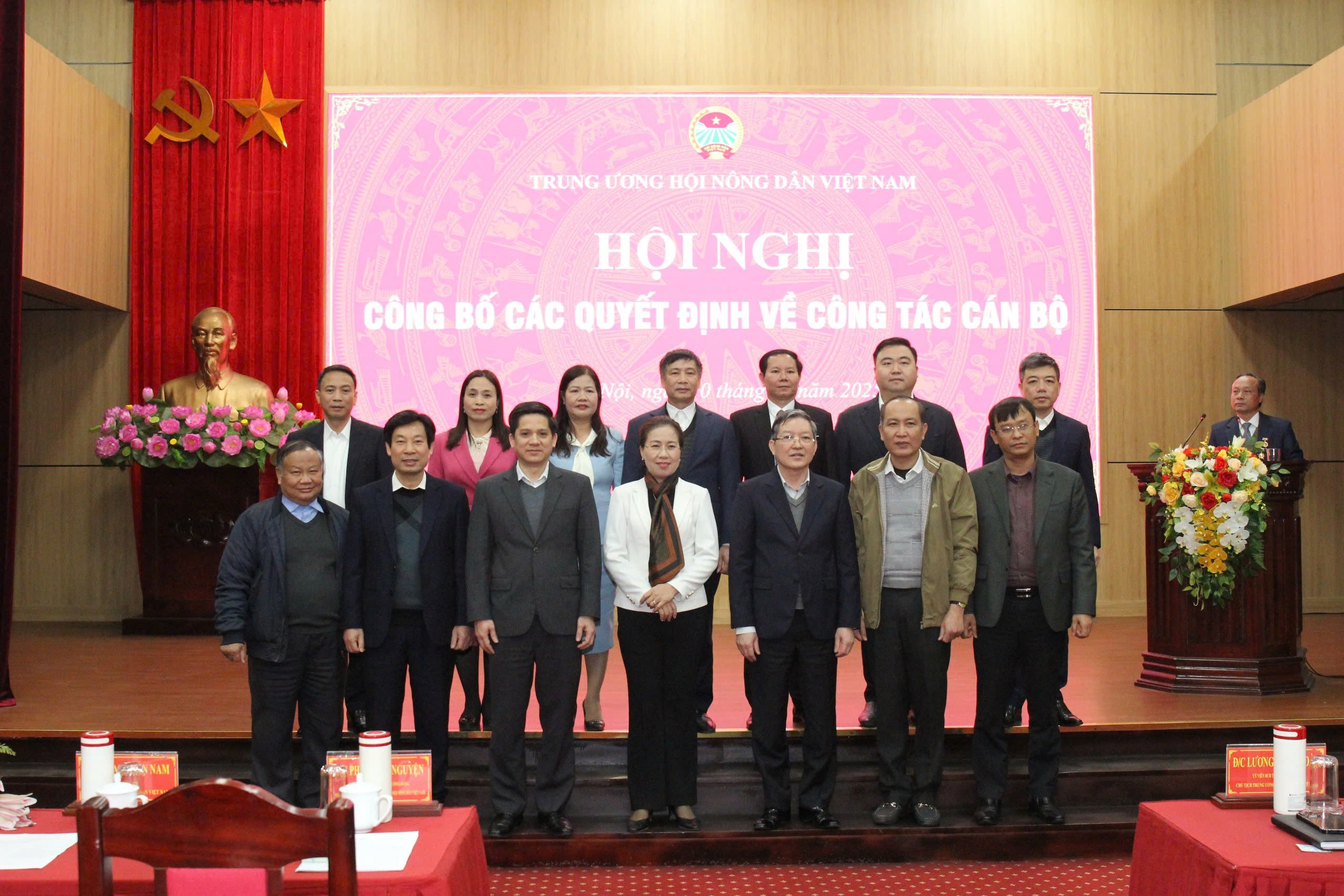 T.Ư Hội Nông dân Việt Nam công bố 26 quyết định về công tác cán bộ của bộ máy mới sau sắp xếp, tinh gọn - Ảnh 7.