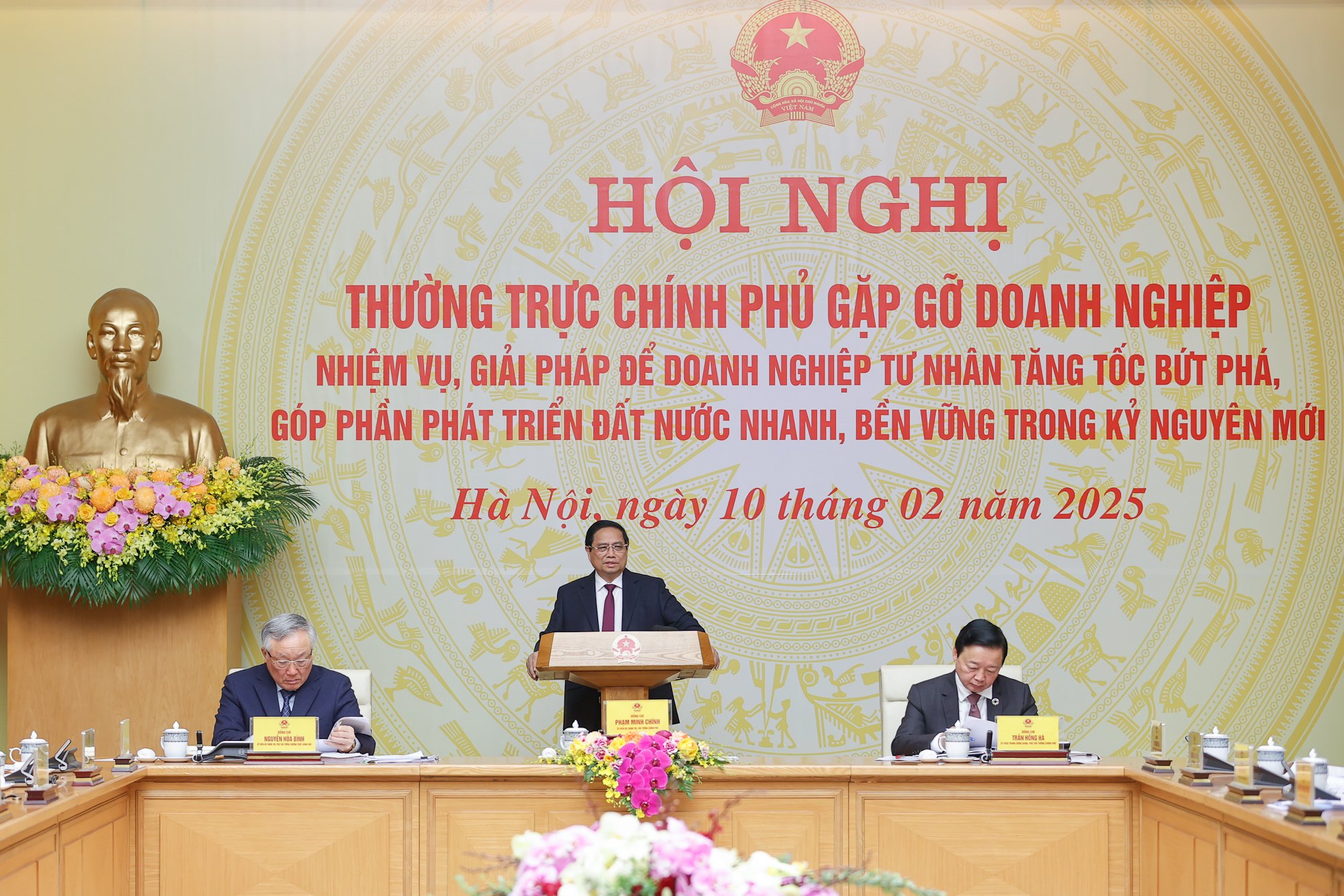 Bộ trưởng Nguyễn Chí Dũng: Ưu tiên tháo gỡ khó ngăn ngay cho các dự án bất động sản, năng lượng tái tạo - Ảnh 2.