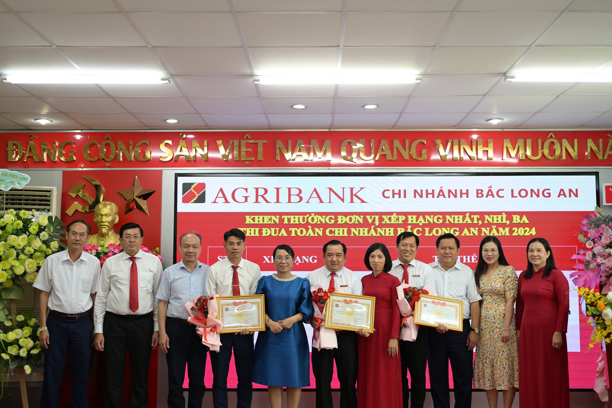 Agribank Chi nhánh Bắc Long An tổng kết hoạt động năm 2024 và triển khai nhiệm vụ kinh doanh năm 2025 - Ảnh 4.