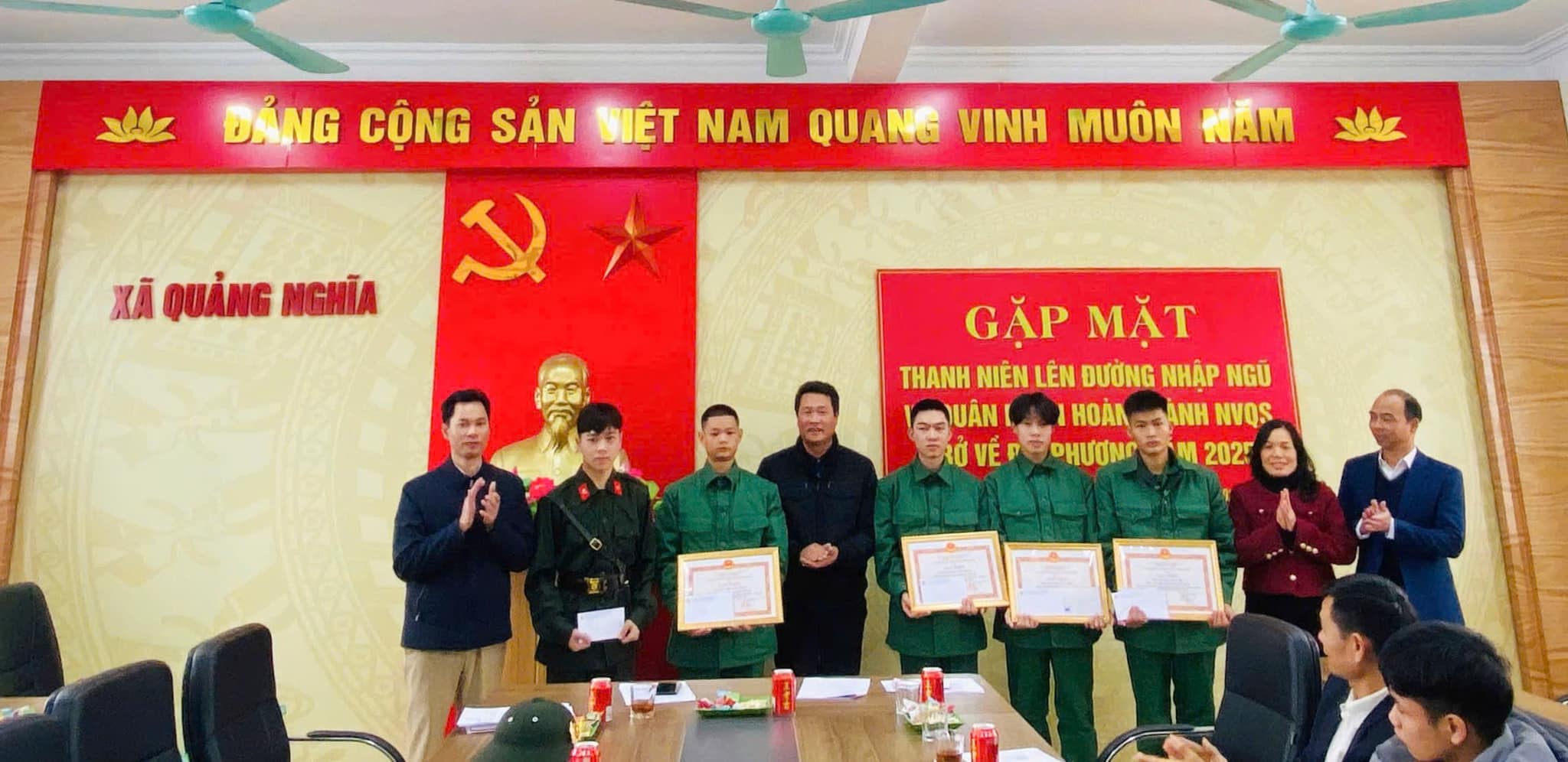 Hội Nông dân các cấp tỉnh Quảng Ninh động viên tân binh lên đường nhập ngũ - Ảnh 3.