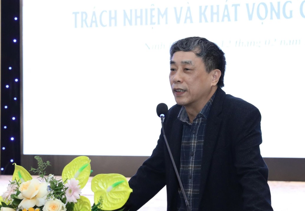 Thơ "mủi lòng", "rên rỉ", "làm trò"... ngày càng tăng? - Ảnh 1.
