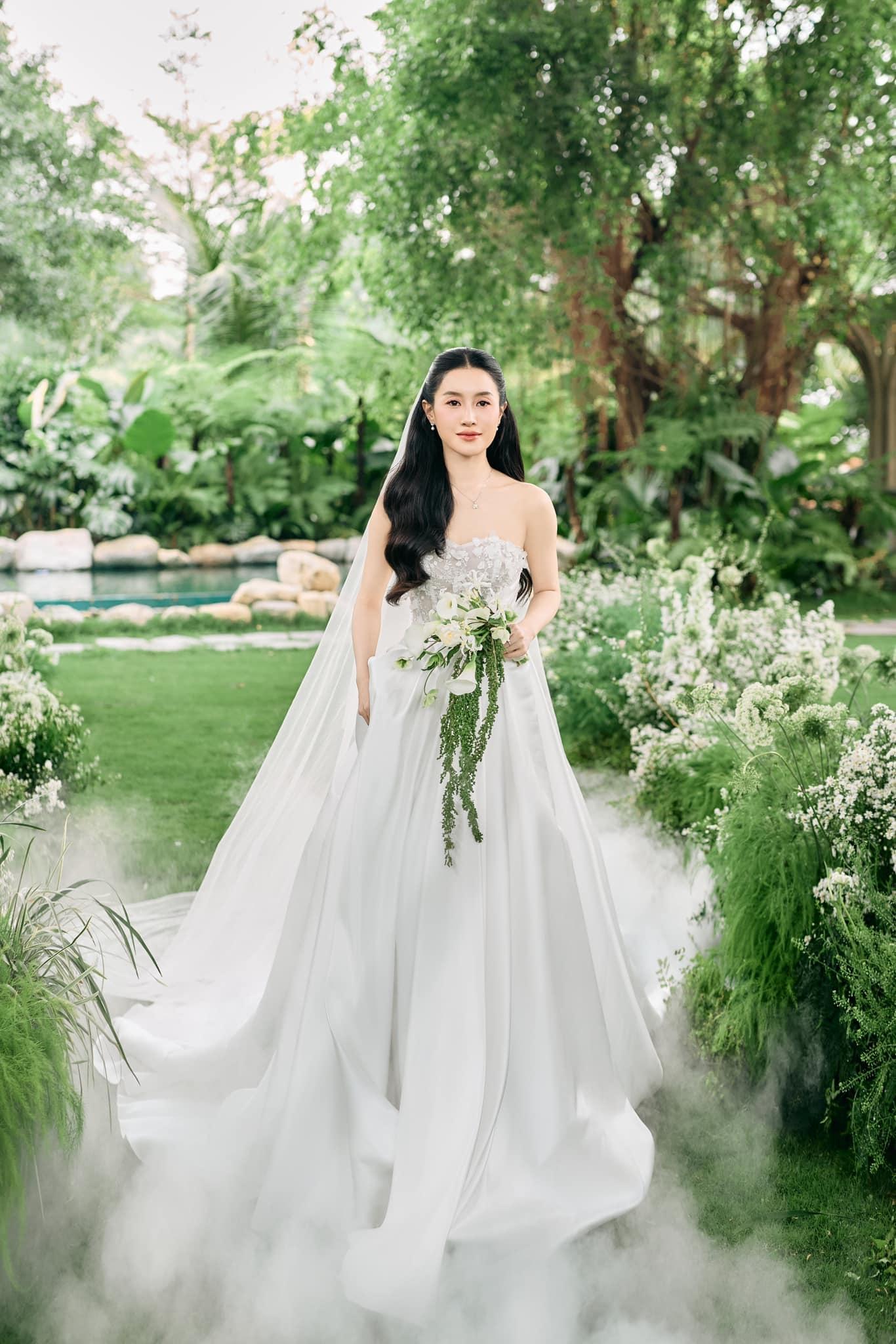 Vũ Cát Tường rơi nước mắt khi thổ lộ ước nguyện, dàn sao đình đám xuất hiện trong lễ thành đôi - Ảnh 2.