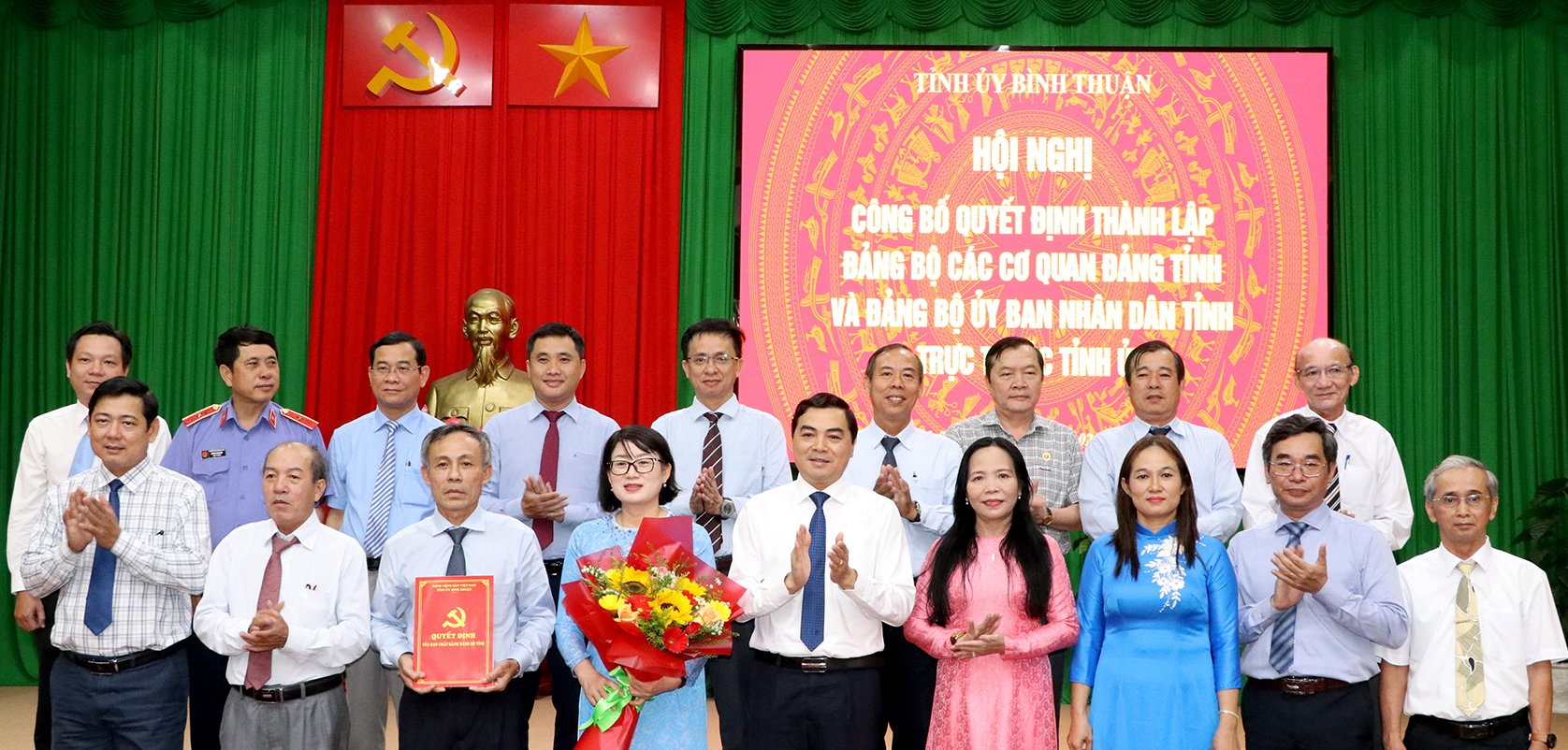 Công bố quyết định thành lập Đảng bộ các cơ quan  Đảng, UBND tỉnh trực thuộc Tỉnh ủy Bình Thuận- Ảnh 1.