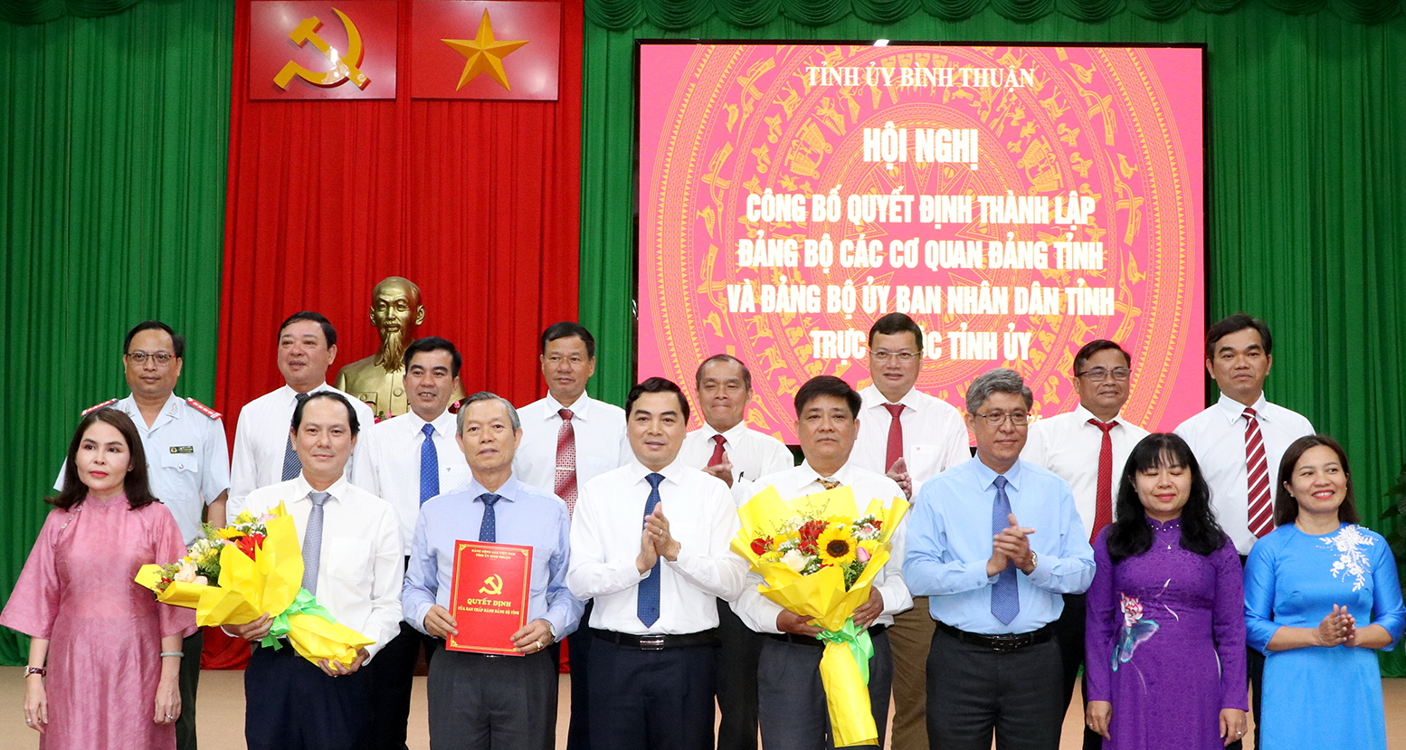 Công bố quyết định thành lập Đảng bộ các cơ quan  Đảng, UBND tỉnh trực thuộc Tỉnh ủy Bình Thuận- Ảnh 2.