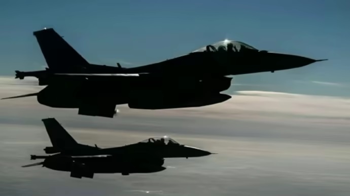 Ukraine có thể đã bắn hạ chiến đấu cơ F-16 của chính mình vì lỗi này của Mỹ - Ảnh 1.
