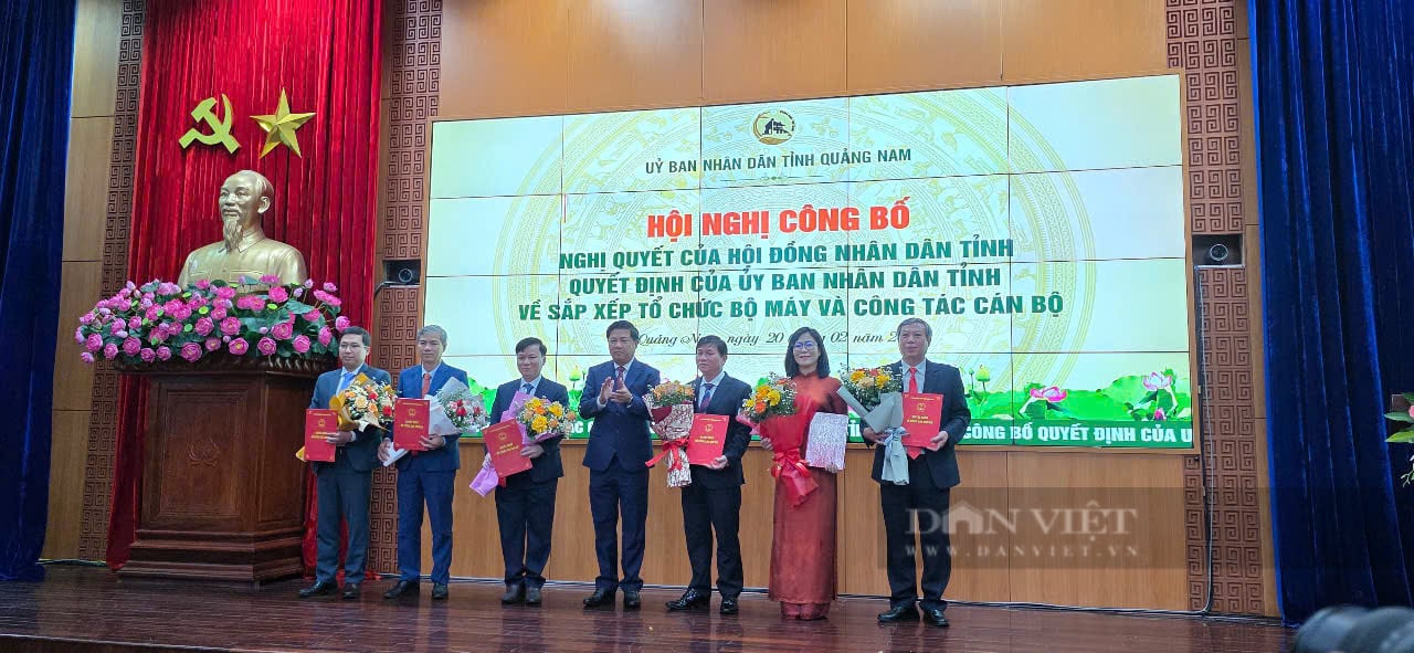 Tỉnh Quảng Nam công bố bổ nhiệm loạt Giám đốc sở sau sáp nhập- Ảnh 1.