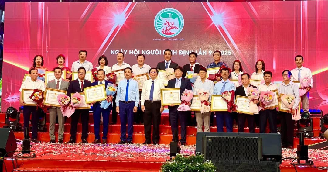 Bí thư Bình Định: "Mục tiêu cao, công việc lớn, nhiệm vụ rất nặng nề"- Ảnh 4.
