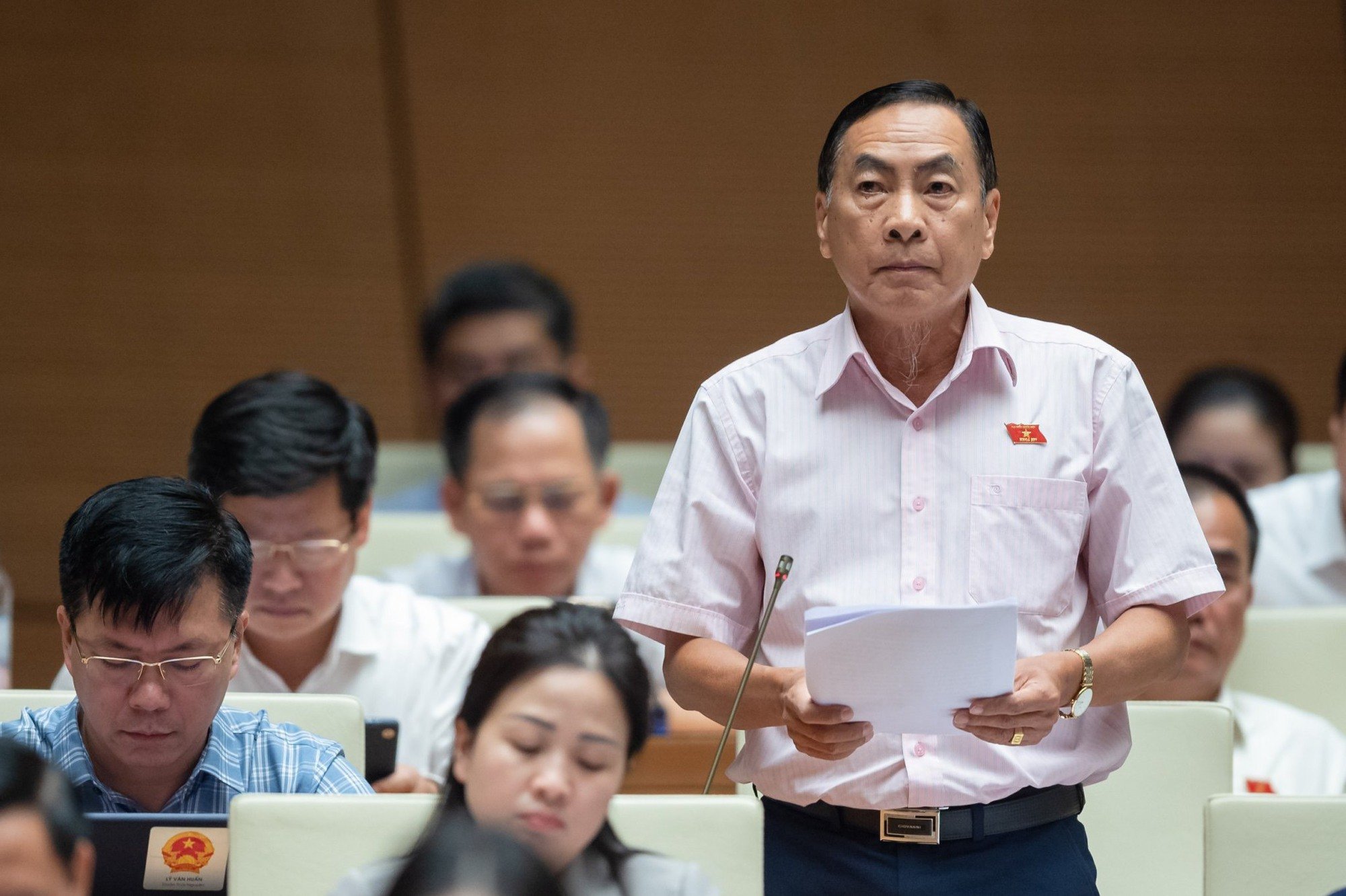 Mô hình chính quyền ba cấp: Giảm biên chế công chức, thông suốt từ tỉnh tới xã - Ảnh 1.