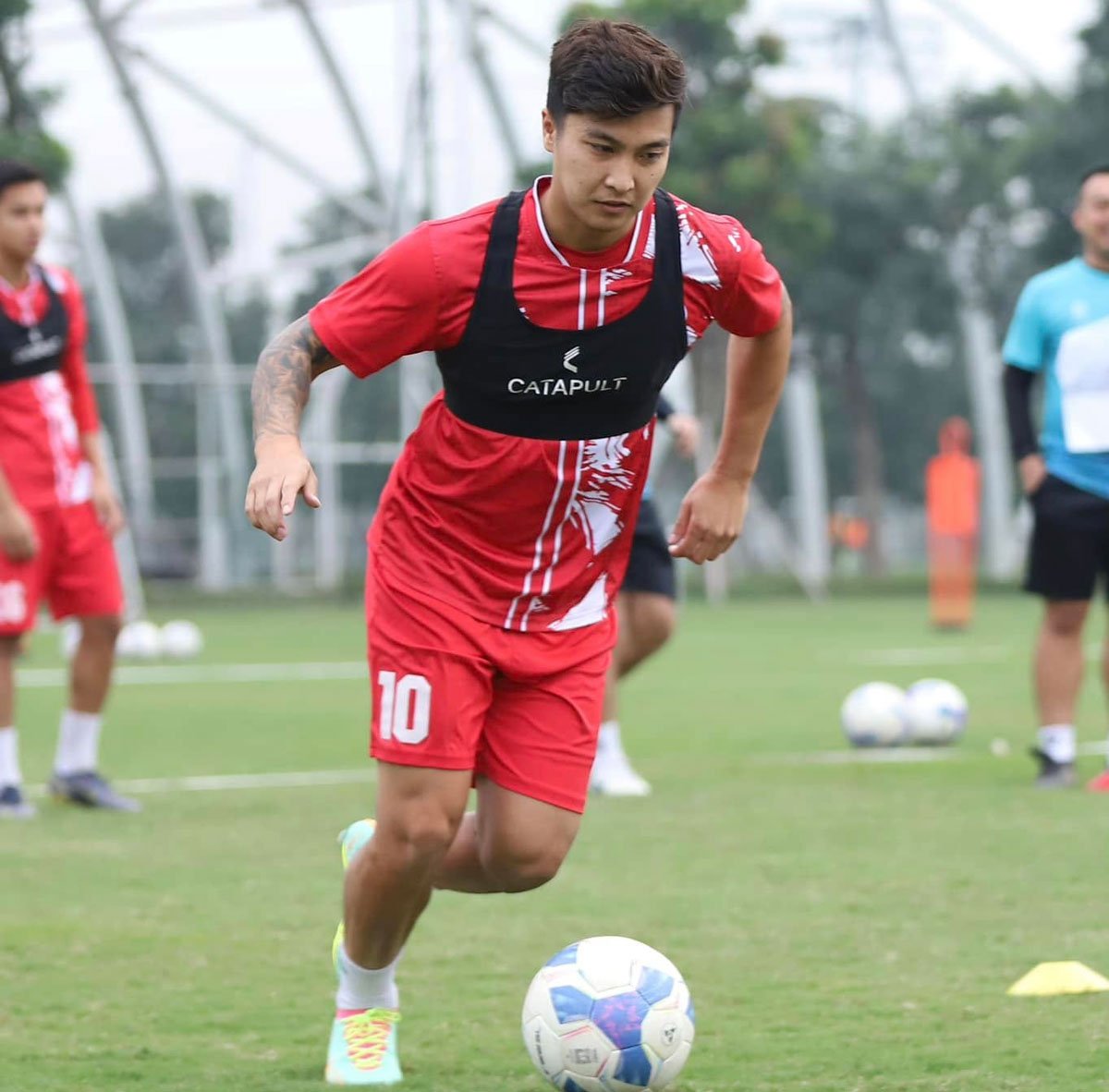 Cầu thủ Việt kiều sở hữu chiều cao khiêm tốn, không thể chứng tỏ giá trị ở V.League - Ảnh 3.