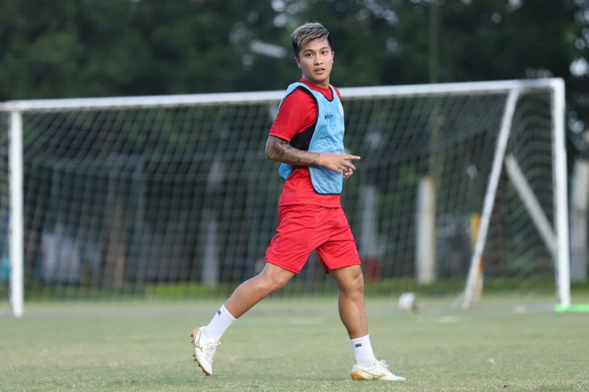 Cầu thủ Việt kiều sở hữu chiều cao khiêm tốn, không thể chứng tỏ giá trị ở V.League - Ảnh 6.
