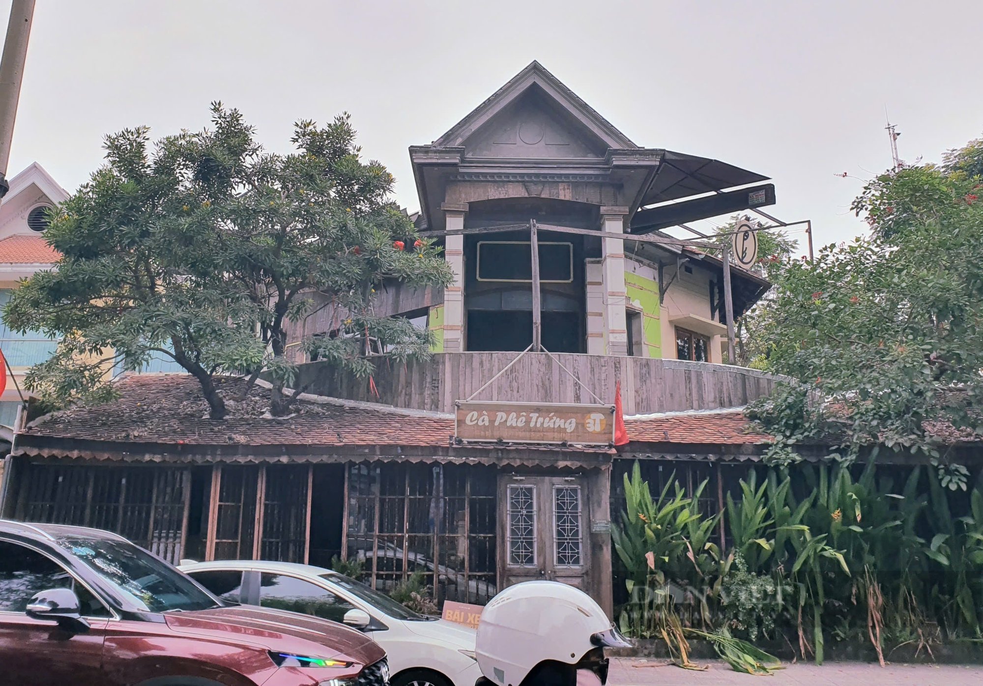 Bất ngờ quán cà phê đình đám Sài Gòn đóng cửa, trả mặt bằng- Ảnh 1.