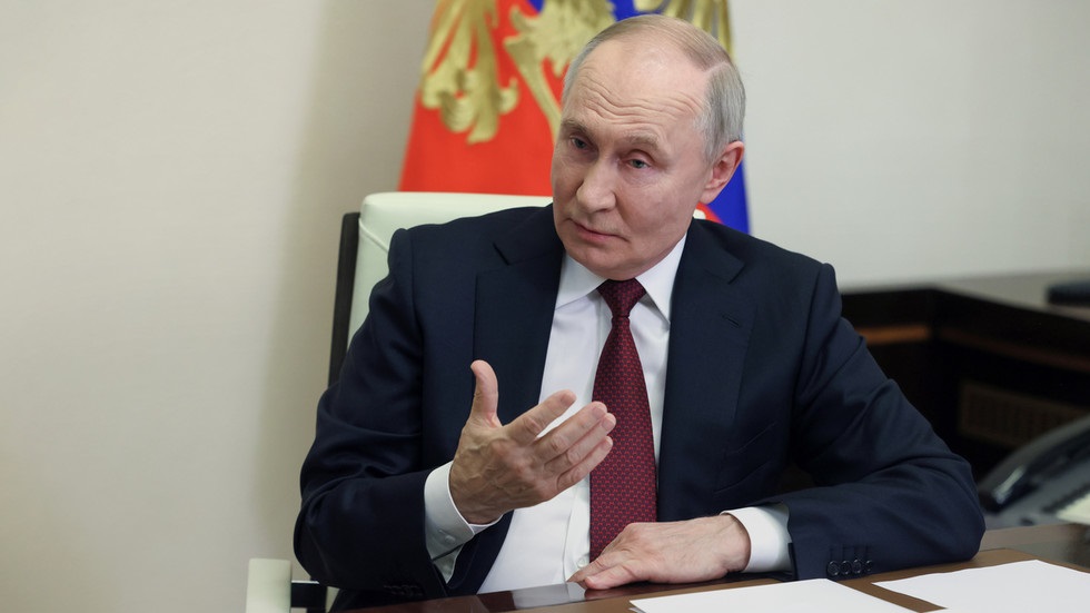Tổng thống Putin cảnh báo 'nóng' về tương lai của ông Zelensky - Ảnh 1.