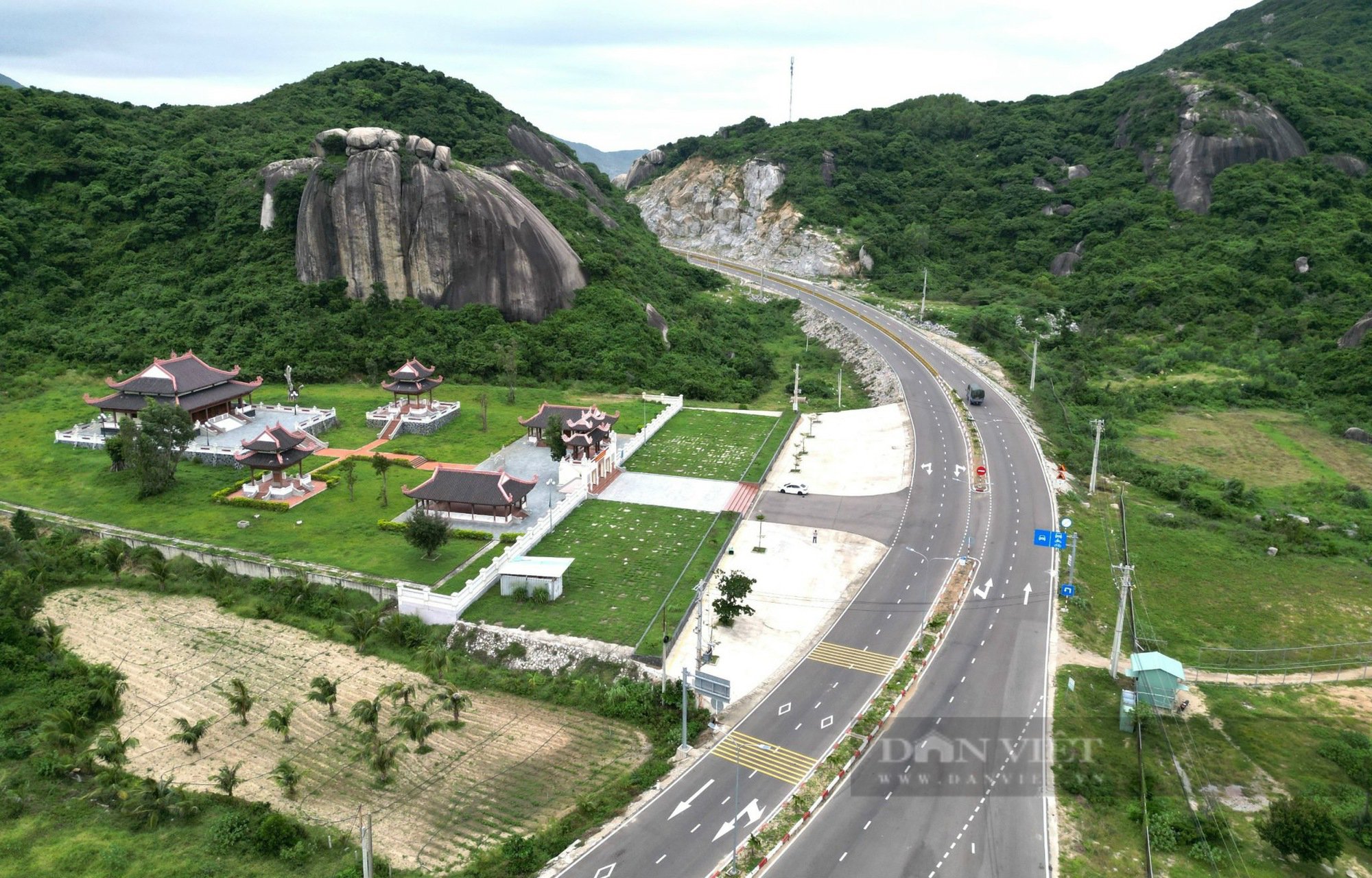 2.115 tỷ đồng làm gần 17km đường từ cao tốc về khu công nghiệp mới ở Bình Định- Ảnh 2.