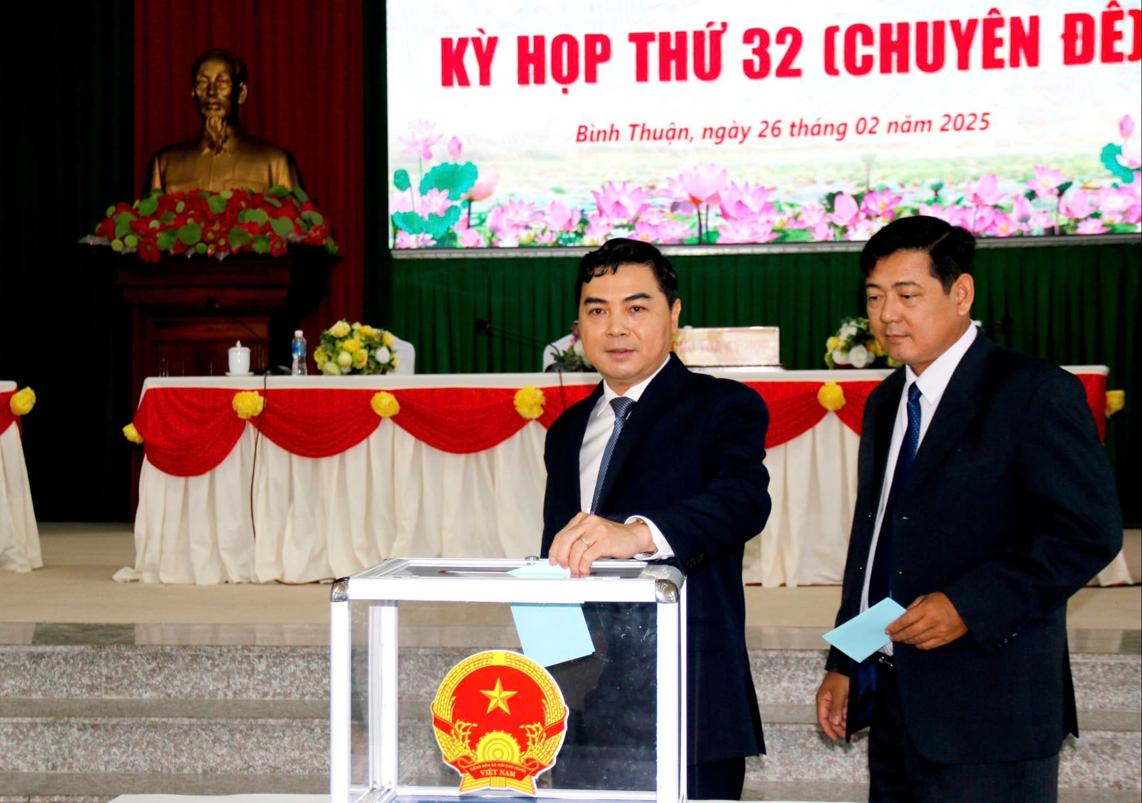 Ông Đỗ Hữu Huy được bầu giữ chức Chủ tịch UBND tỉnh Bình Thuận nhiệm- Ảnh 2.