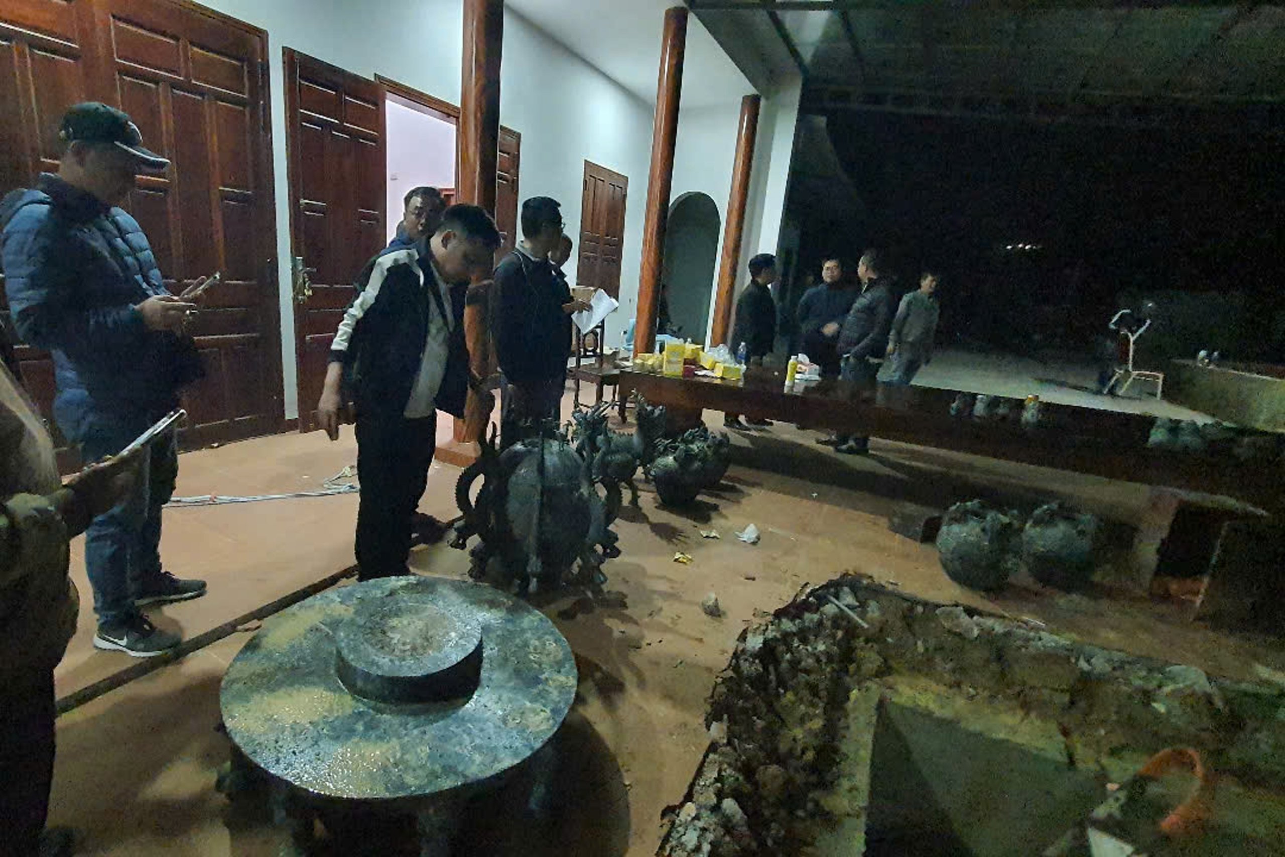 TIN NÓNG 24H QUA: 2 thanh niên bị chém thương vong trong đêm; tin mới vụ lừa đảo “tịnh thất tu tiên” - Ảnh 5.