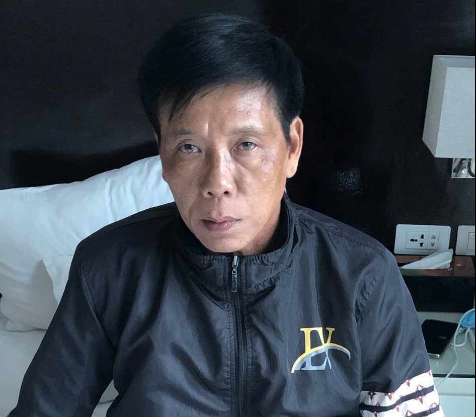 Bắt 2 đối tượng giả danh Viện trưởng VKSND Tối cao lừa 5,2 cây vàng của cụ ông ở Hà Nội- Ảnh 1.