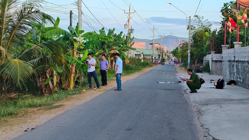 TIN NÓNG 24H QUA: 2 thanh niên bị chém thương vong trong đêm; tin mới vụ lừa đảo “tịnh thất tu tiên” - Ảnh 2.