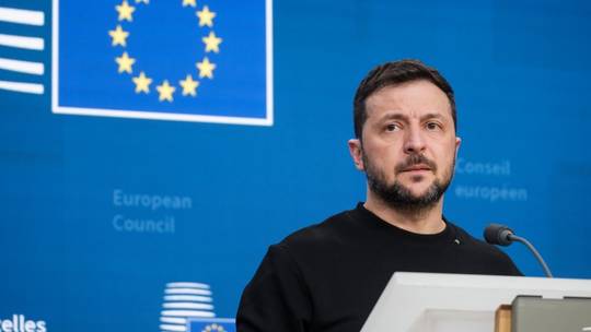 Chuyên gia cảnh báo Mỹ về chiến tranh với Nga sau chuyến thăm của ông Zelensky - Ảnh 1.