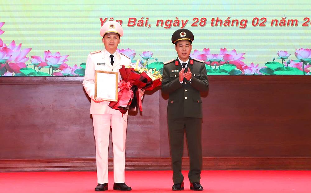 Bổ nhiệm Phó Giám đốc công an tỉnh Yên Bái, giải thể công an cấp huyện - Ảnh 1.