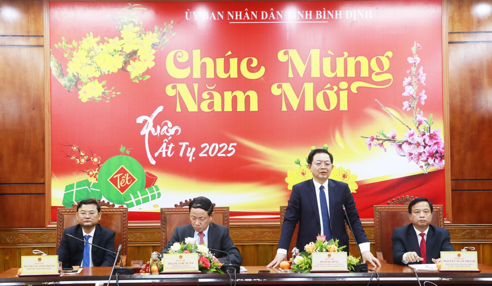 Chủ tịch Bình Định:'Trung ương kim giờ, tỉnh kim giây, kim giờ chạy nhanh, kim giây phải thần tốc'- Ảnh 1.