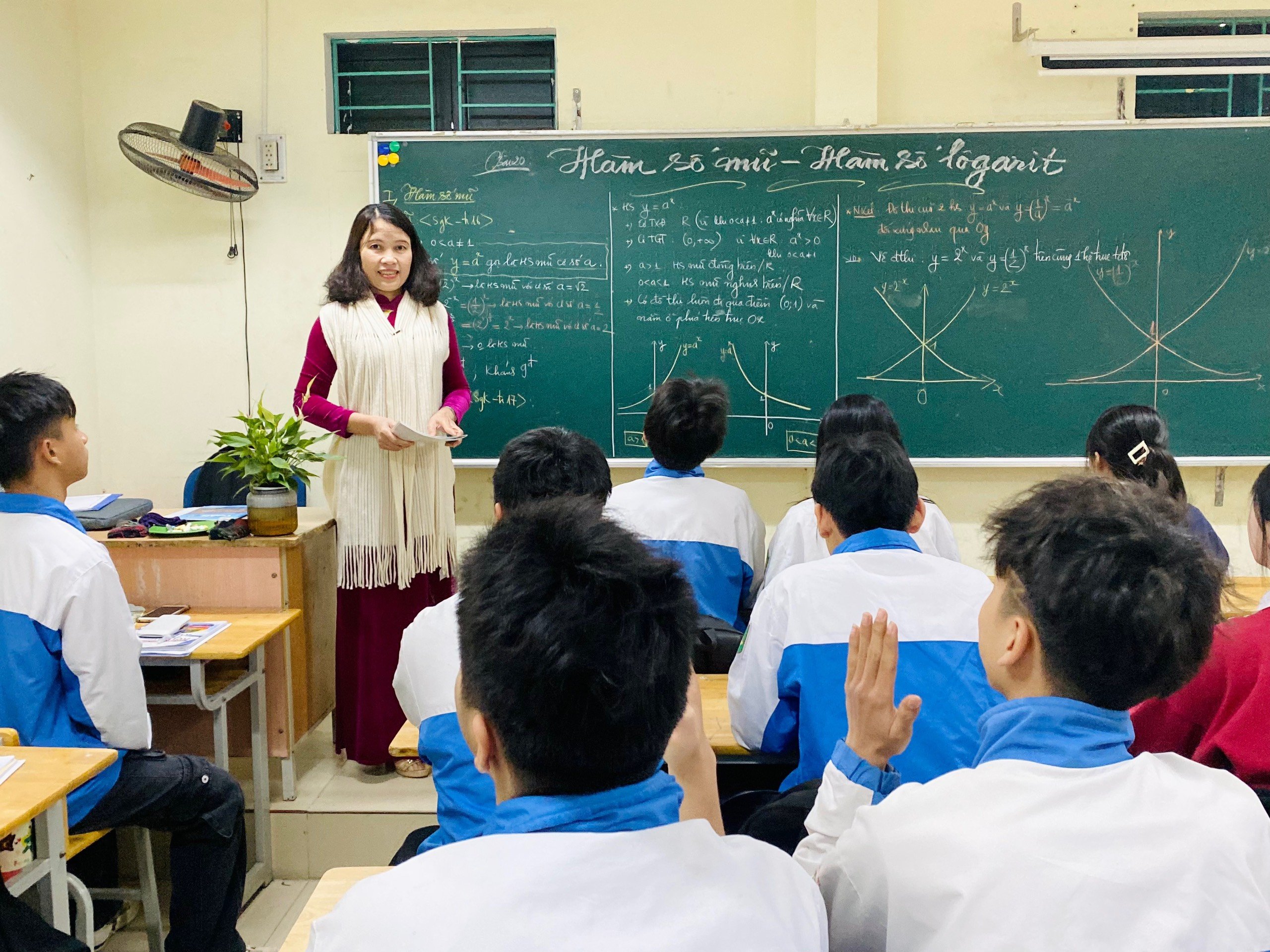 Hơn 4.000 giáo viên Hà Nội gửi tâm thư mong điều chỉnh chính sách thu nhập tăng thêm - Ảnh 1.