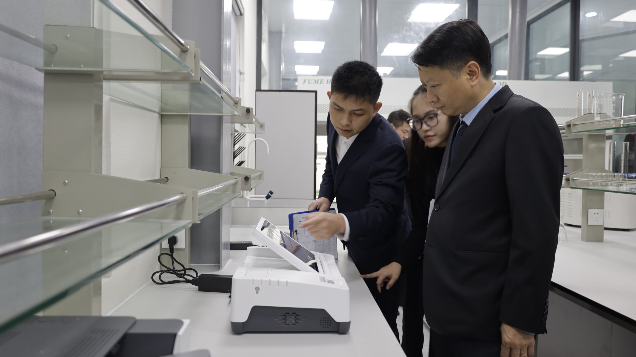 Vận hành phòng kiểm nghiệm chất lượng nông sản tại cửa khẩu của Quảng Ninh - Ảnh 1.