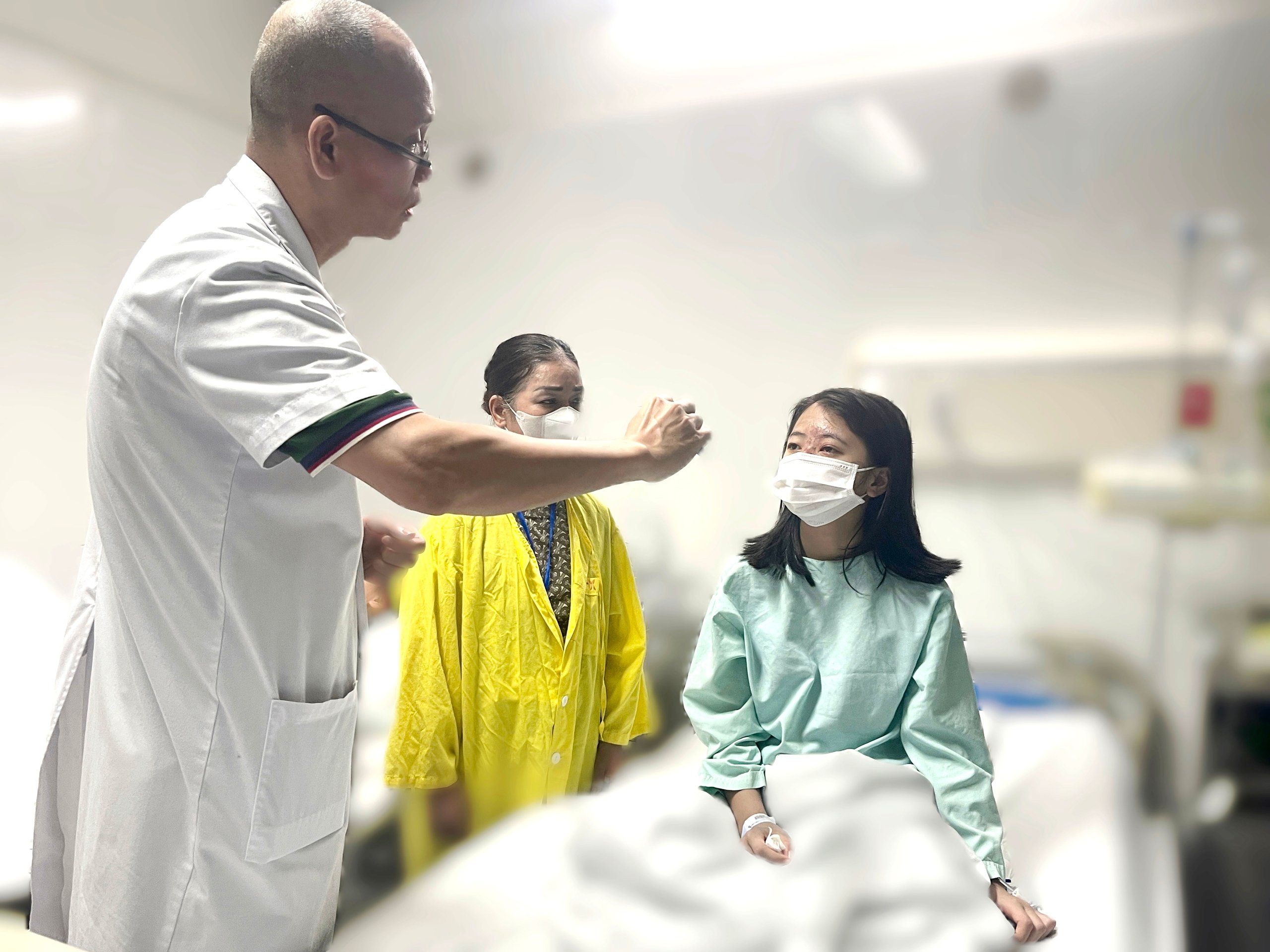 Hết hồn khi thiếu nữ 14 tuổi tự tiêm filler nâng mũi tại nhà- Ảnh 1.