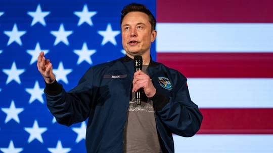 Tỷ phú Elon Musk kêu gọi trừng phạt các nhà tài phiệt Ukraine - Ảnh 1.