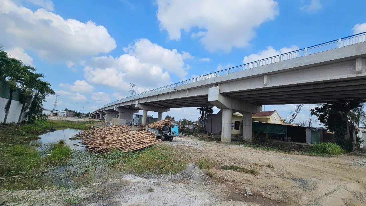 Vướng 85 hộ dân ở Long An, tuyến đường hơn 3.700 tỷ kết nối cao tốc TP.HCM – Trung Lương chậm thi công - Ảnh 1.