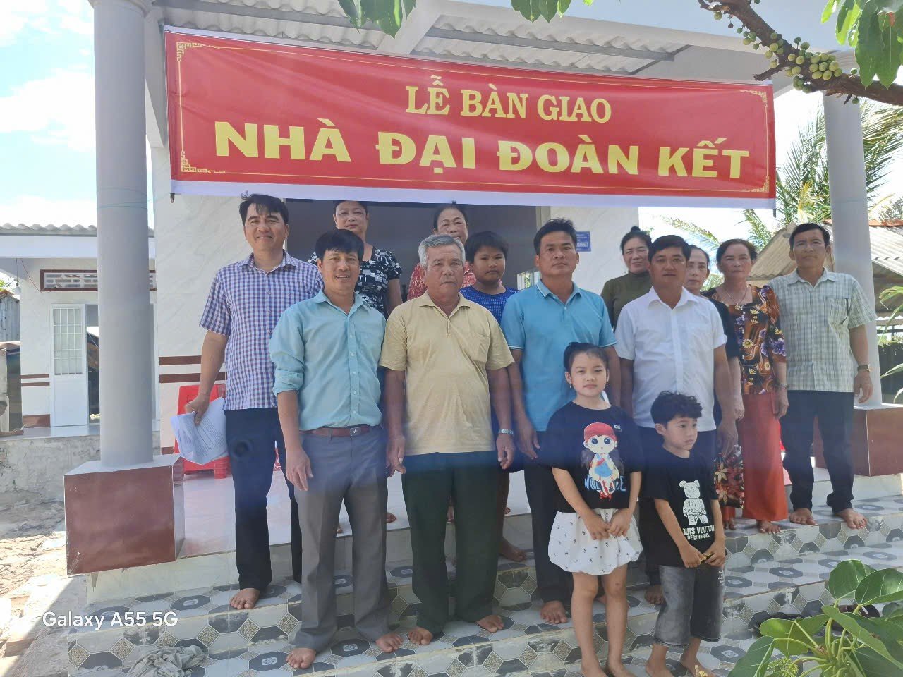 Công ty TNHH MTV Xổ số kiến thiết Cà Mau trao nhà cho người nghèo - Ảnh 1.