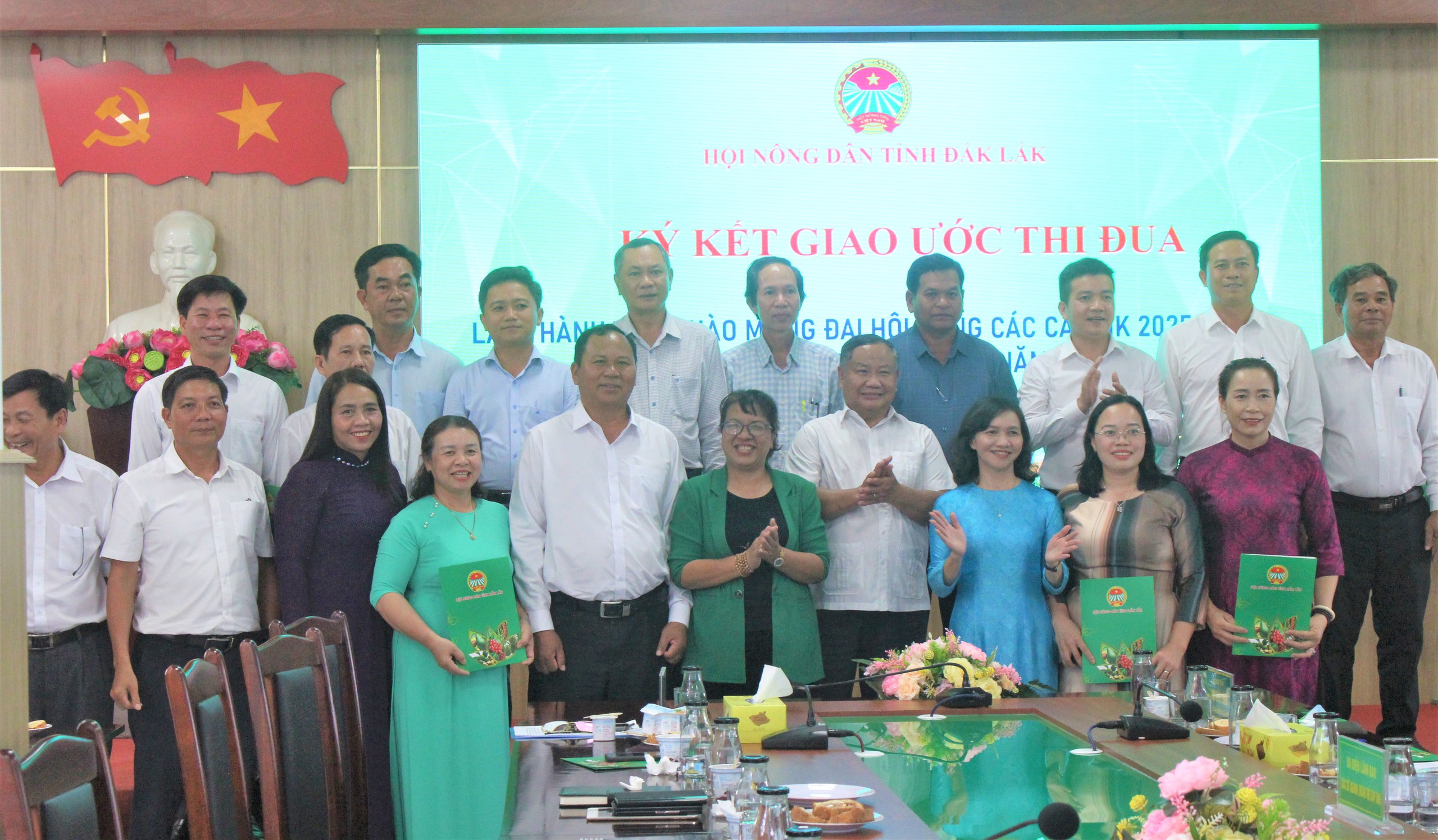 Nông dân Đắk Lắk thi đua sôi nổi, khơi dậy tinh thần sáng tạo trong nông nghiệp - Ảnh 2.
