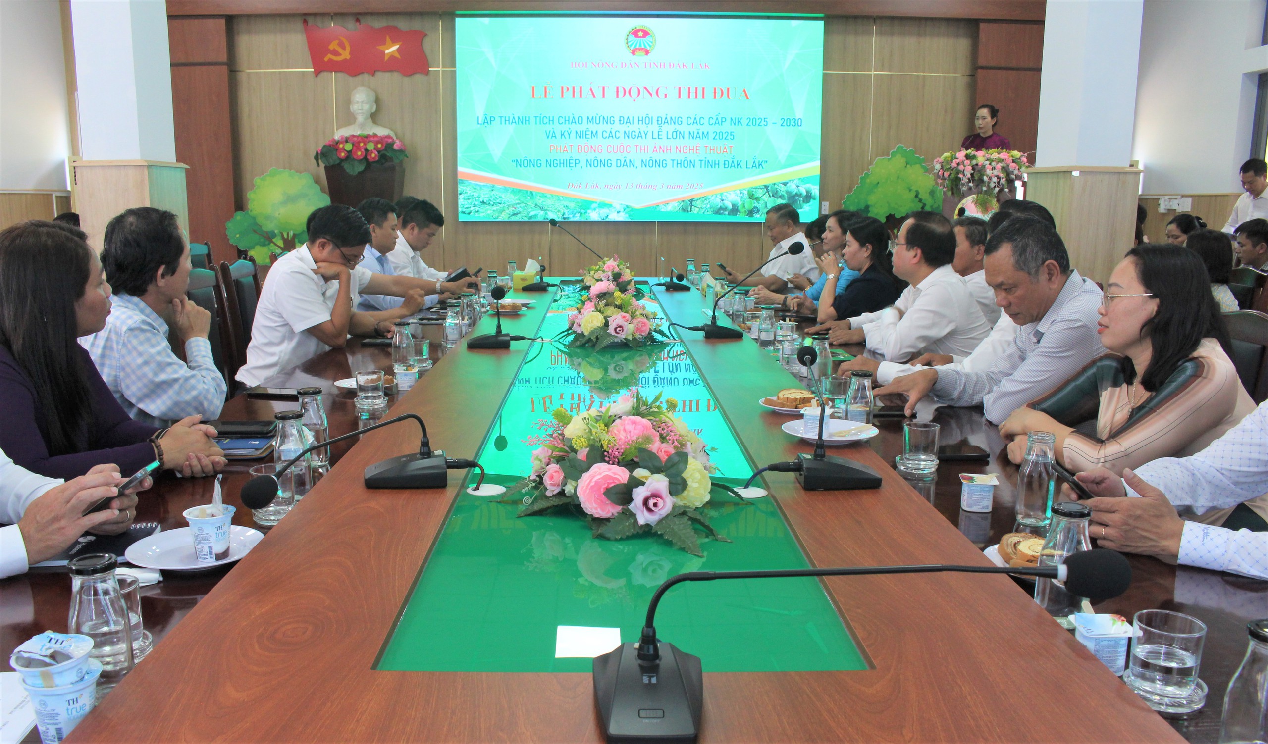Nông dân Đắk Lắk thi đua sôi nổi, khơi dậy tinh thần sáng tạo trong nông nghiệp - Ảnh 1.