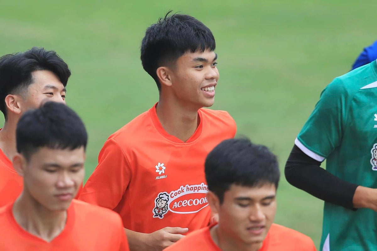Cầu thủ trẻ nhất U22 Việt Nam: Từng được tập huấn châu Âu, được mệnh danh là ‘Mbappe Việt Nam” - Ảnh 2.