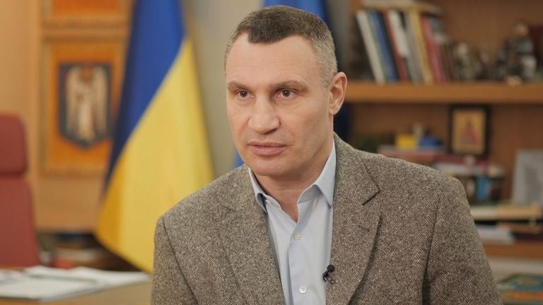 Thị thưởng Kiev Vitali Klitschko đột ngột sa thải một loạt quan chức Ukraine - Ảnh 1.